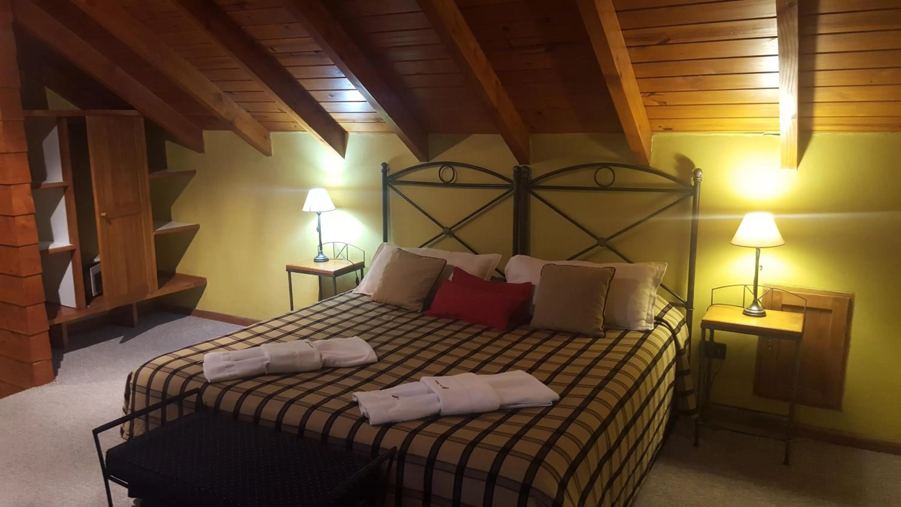 Bedroom, Bed in Casa Del Bosque Aparts