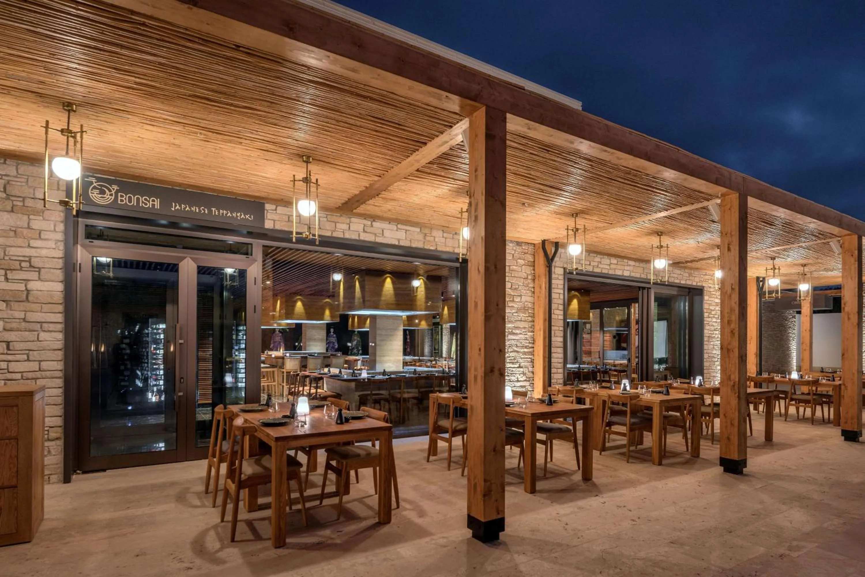 Restaurant/places to eat in Cap St Georges Hotel & Resort