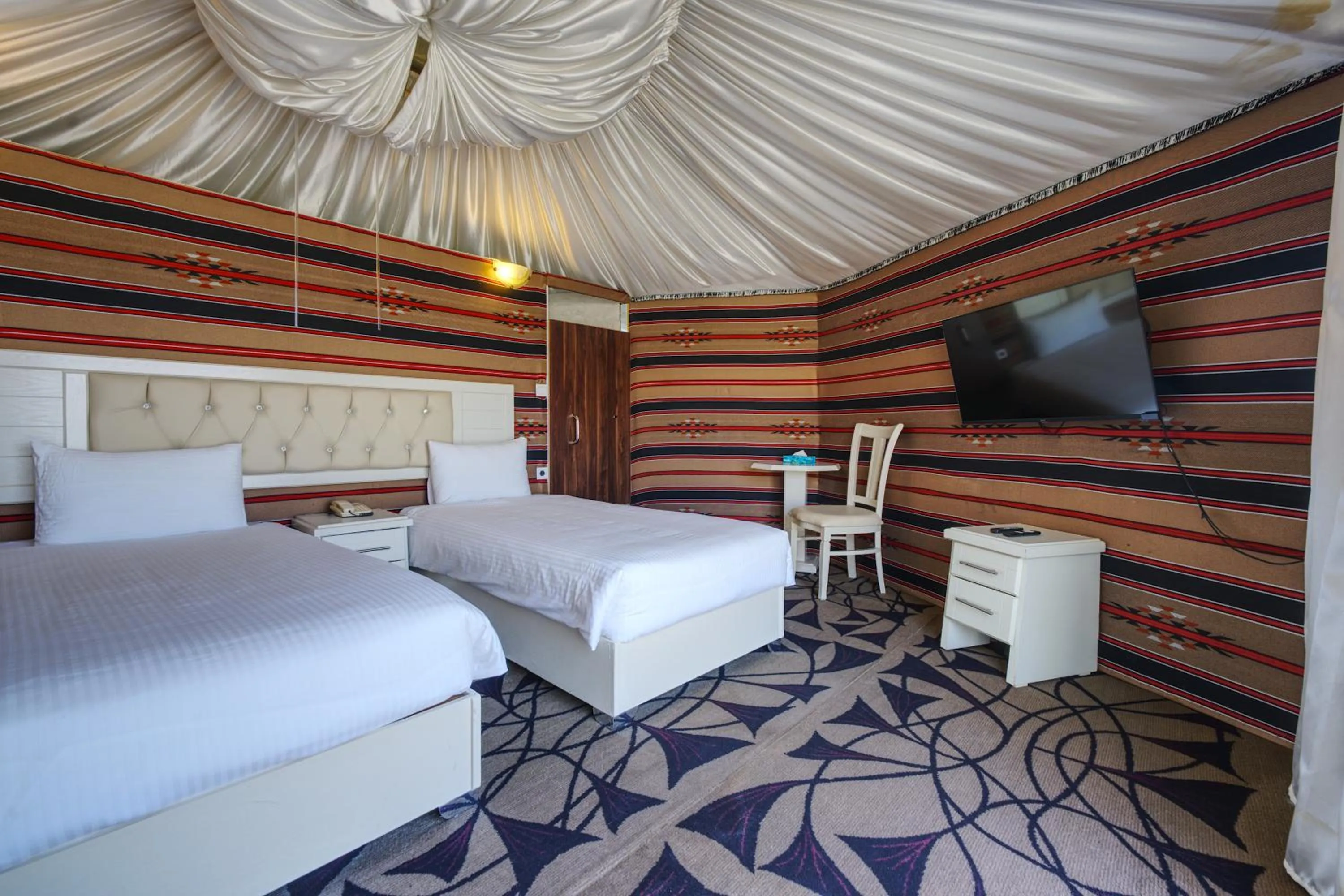 Bedroom, Bed in The Rock Camp Petra