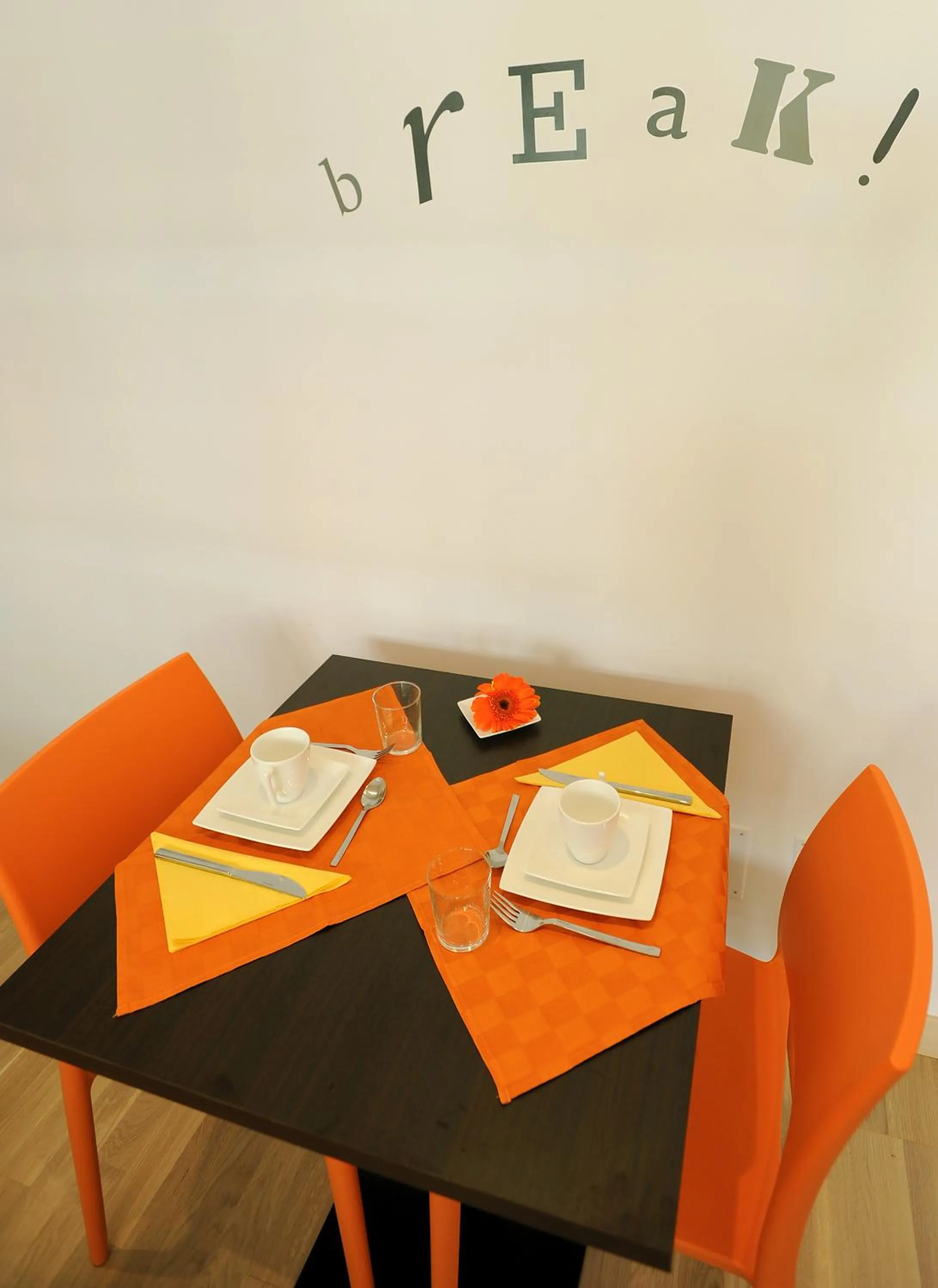 Communal lounge/ TV room in Honey Rooms