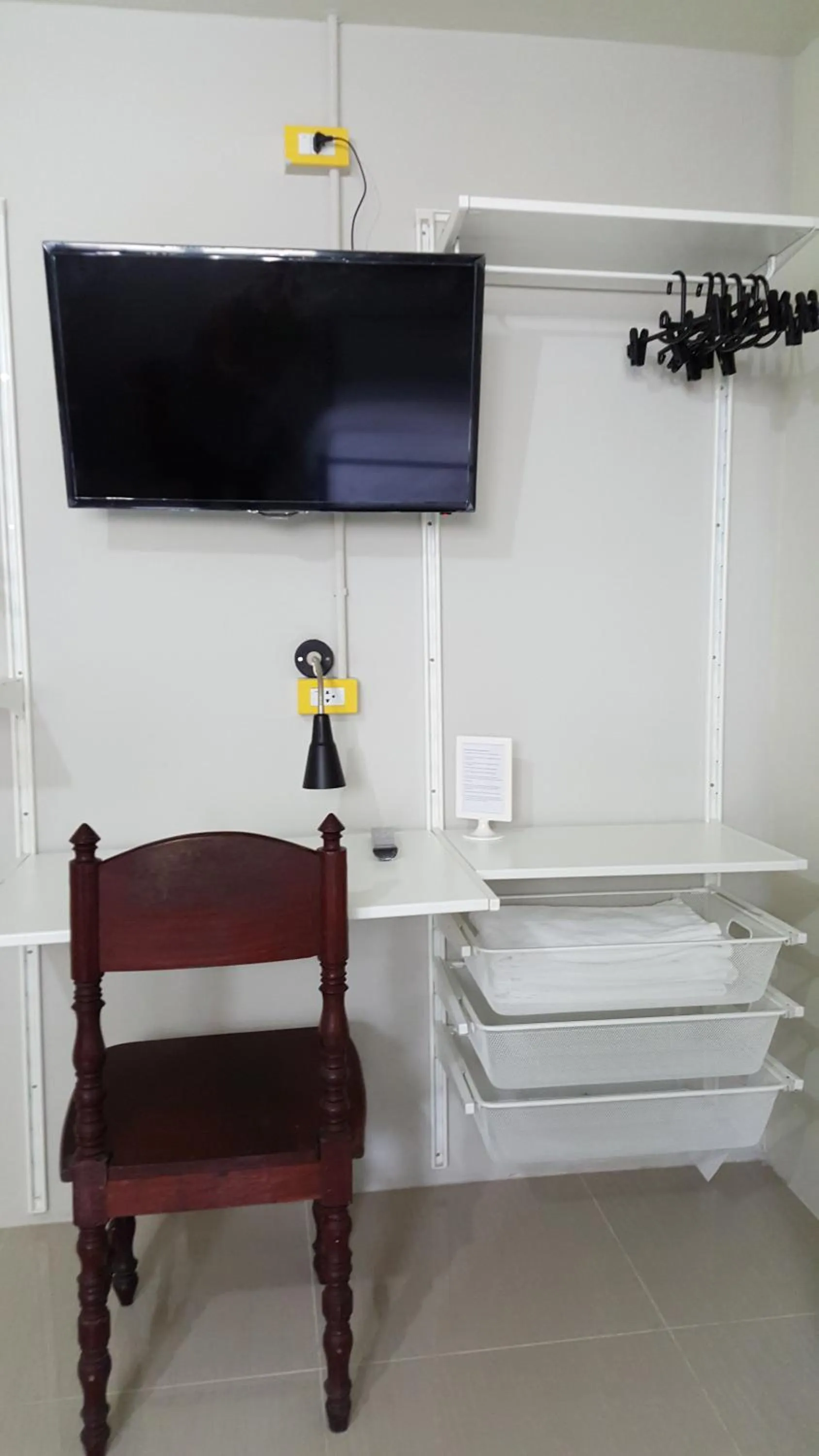 TV and multimedia in Bangkok Check Inn @Chareon Krung