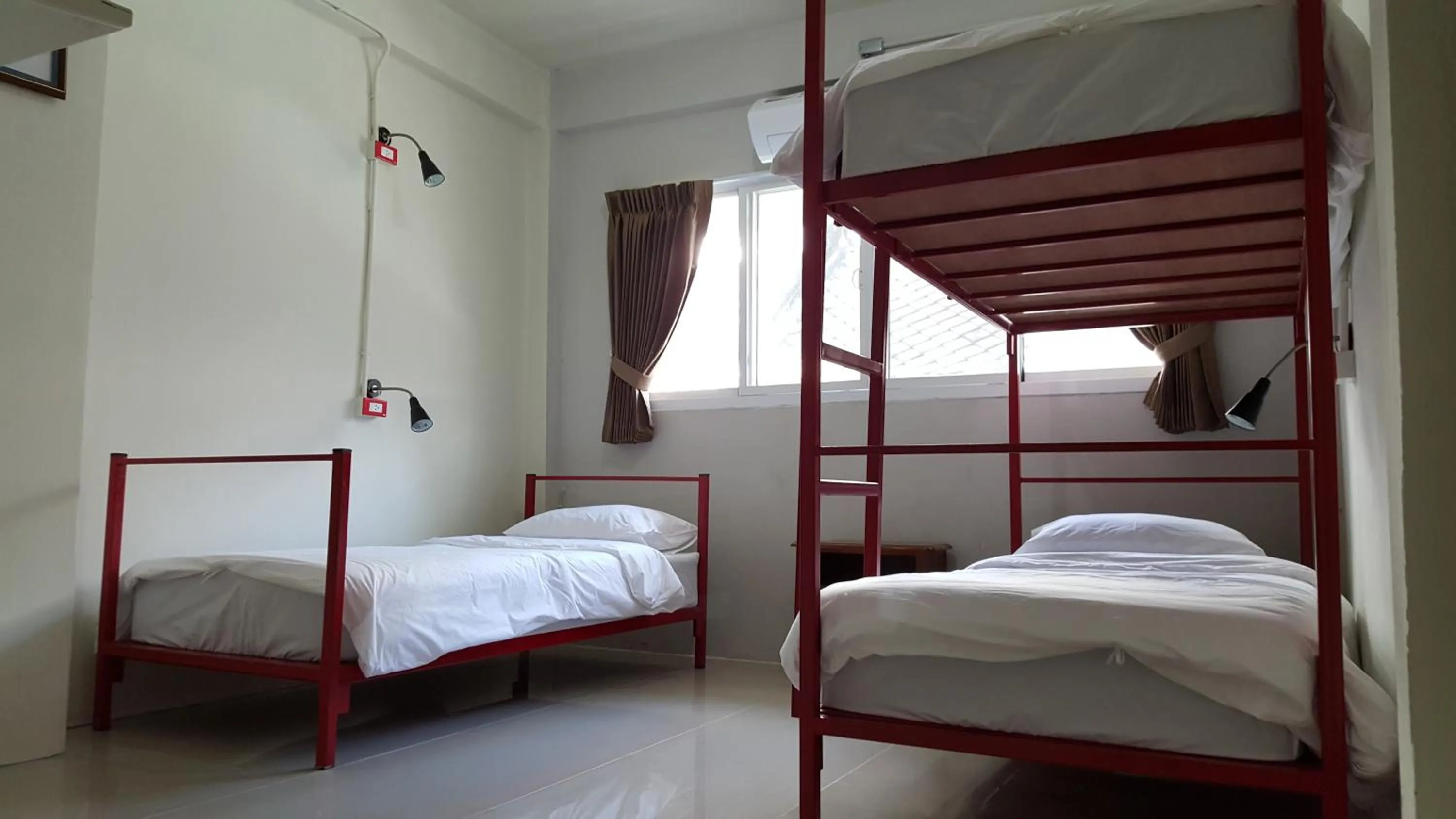 bunk bed, Bed in Bangkok Check Inn @Chareon Krung
