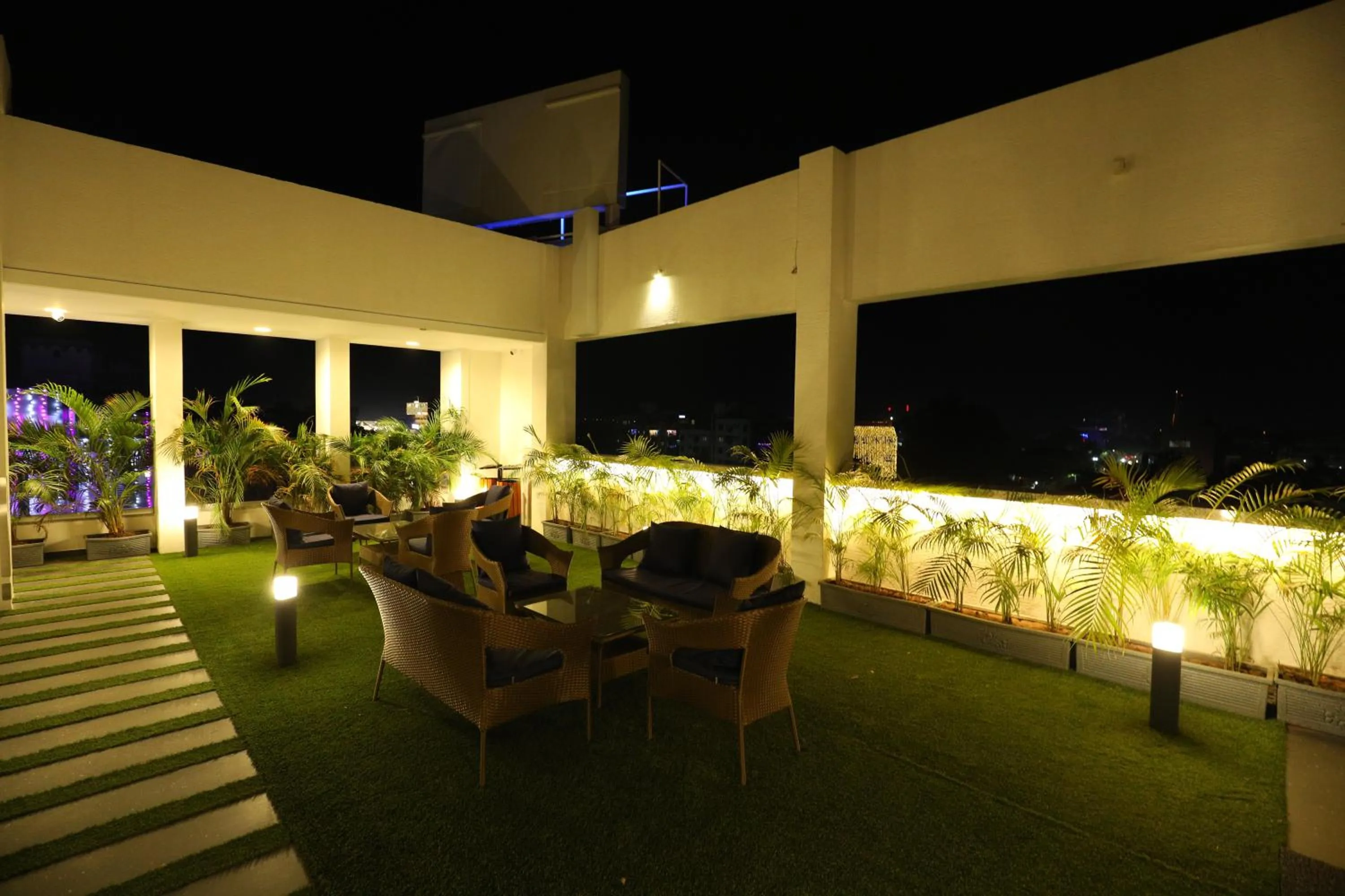 Garden in Hotel Blueivy Anand