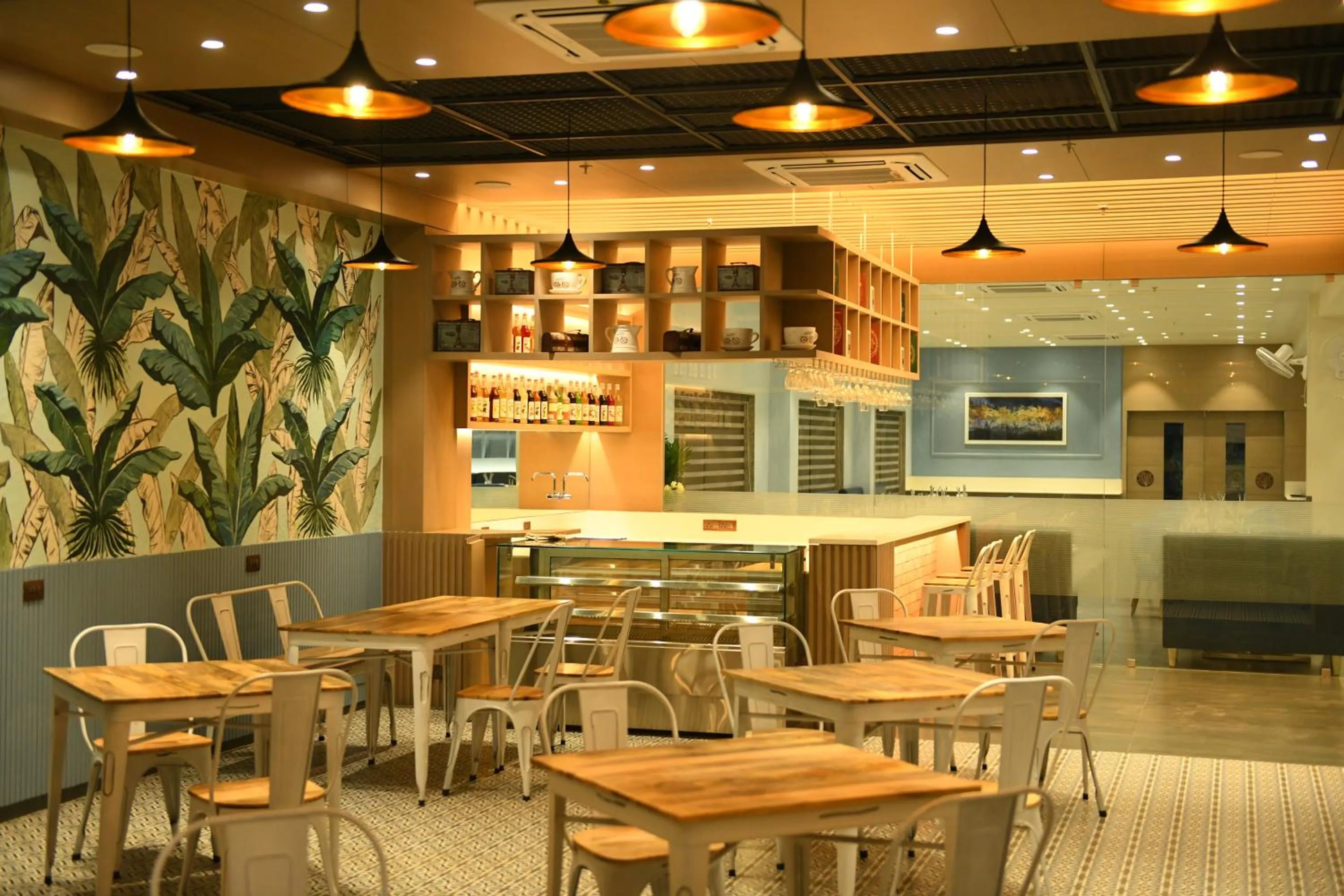 Coffee/tea facilities in Hotel Blueivy Anand