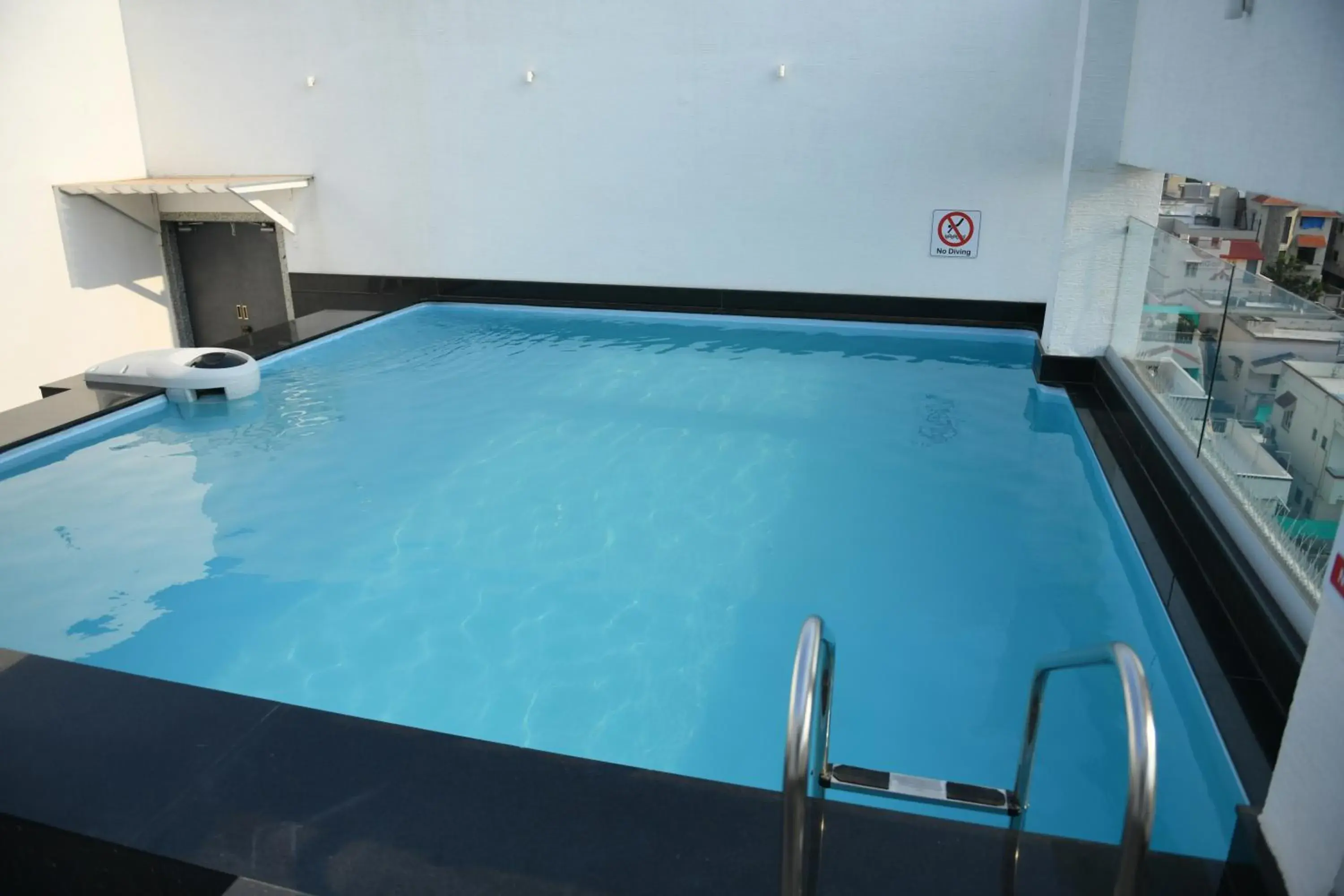 Swimming pool in Hotel Blueivy Anand Swimming pool in Hotel Blueivy Anand