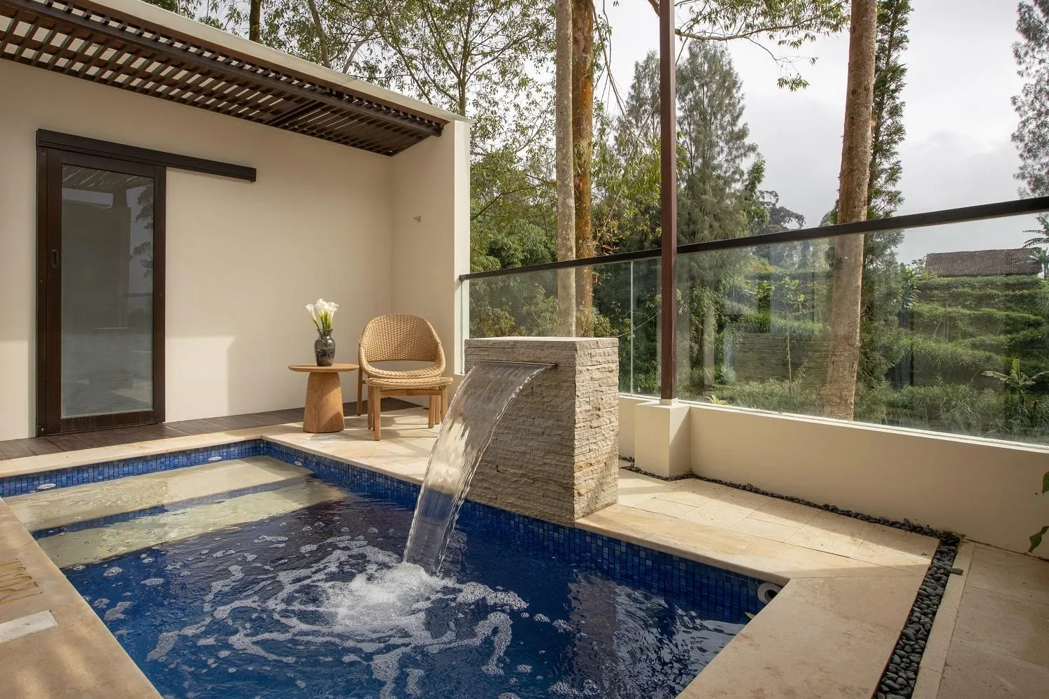 Area and facilities in Sunsetfalls Gardens and Resort