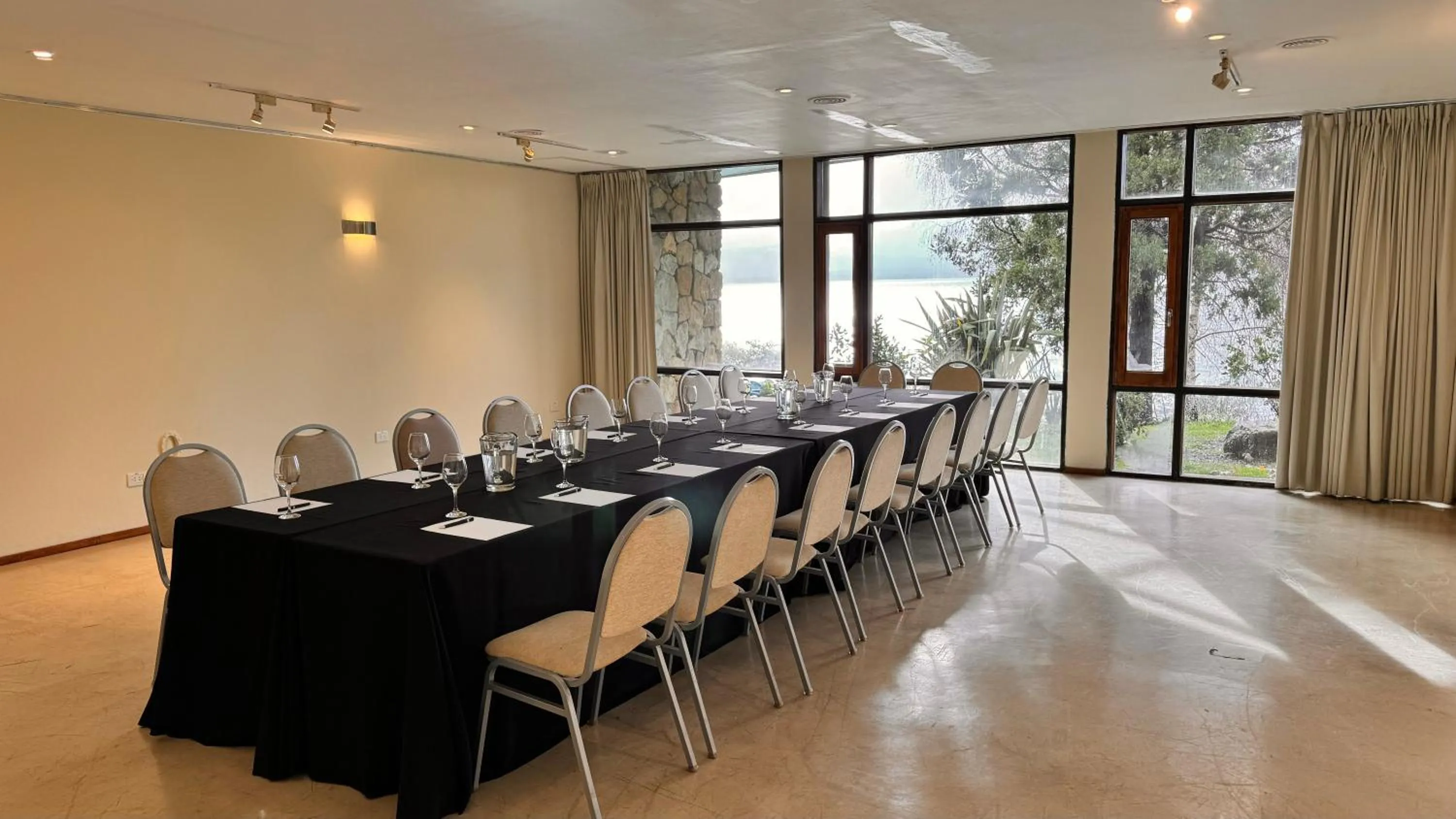 Meeting/conference room in Design Suites Bariloche