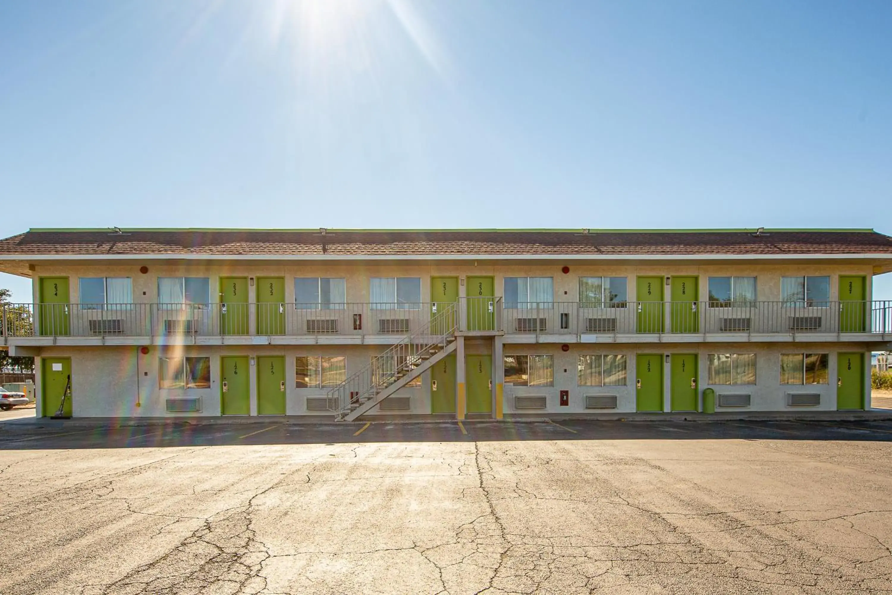 Property building in Marifah Inn Sweetwater Property building in Marifah Inn Sweetwater