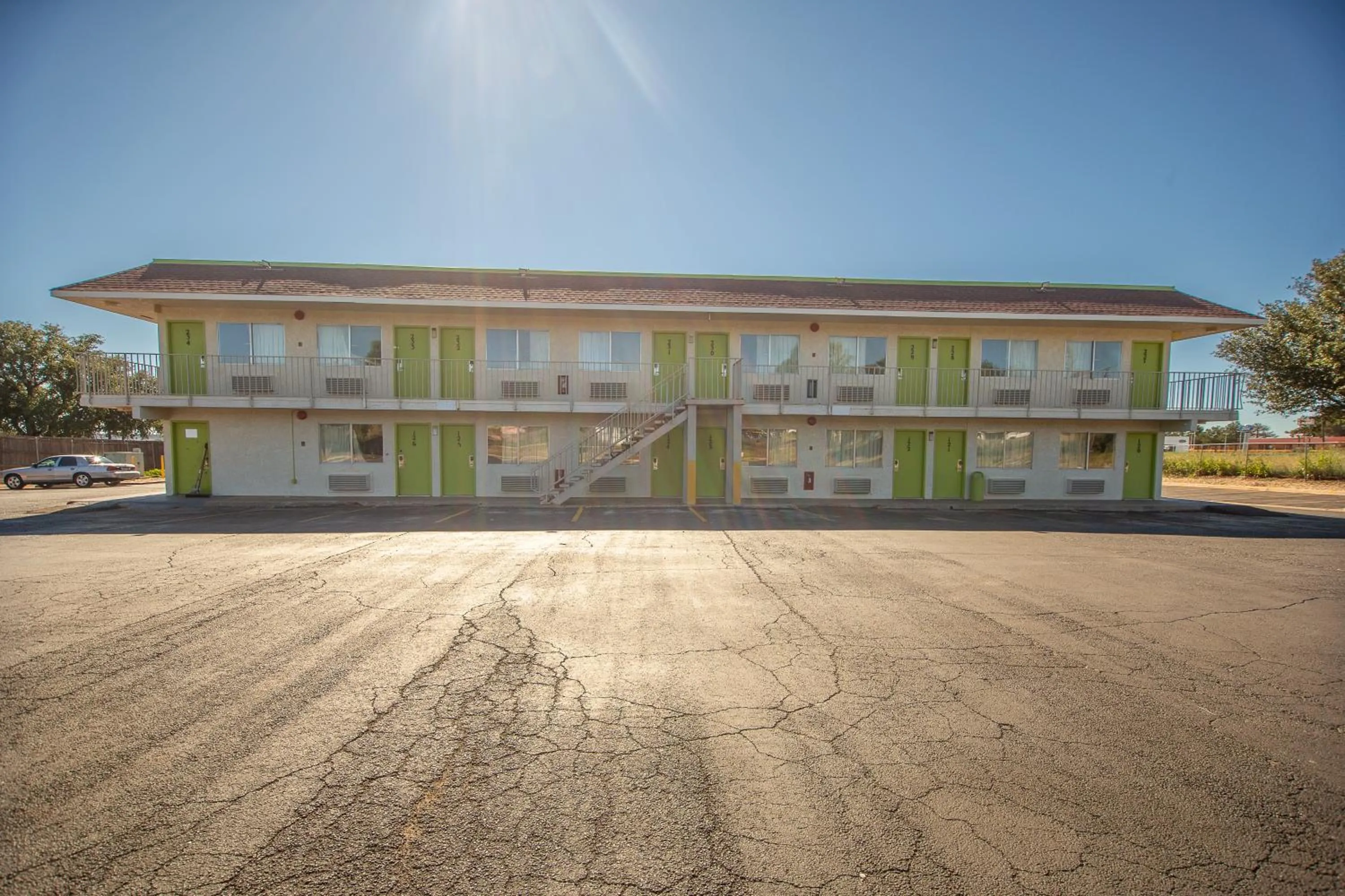 Property building in Marifah Inn Sweetwater