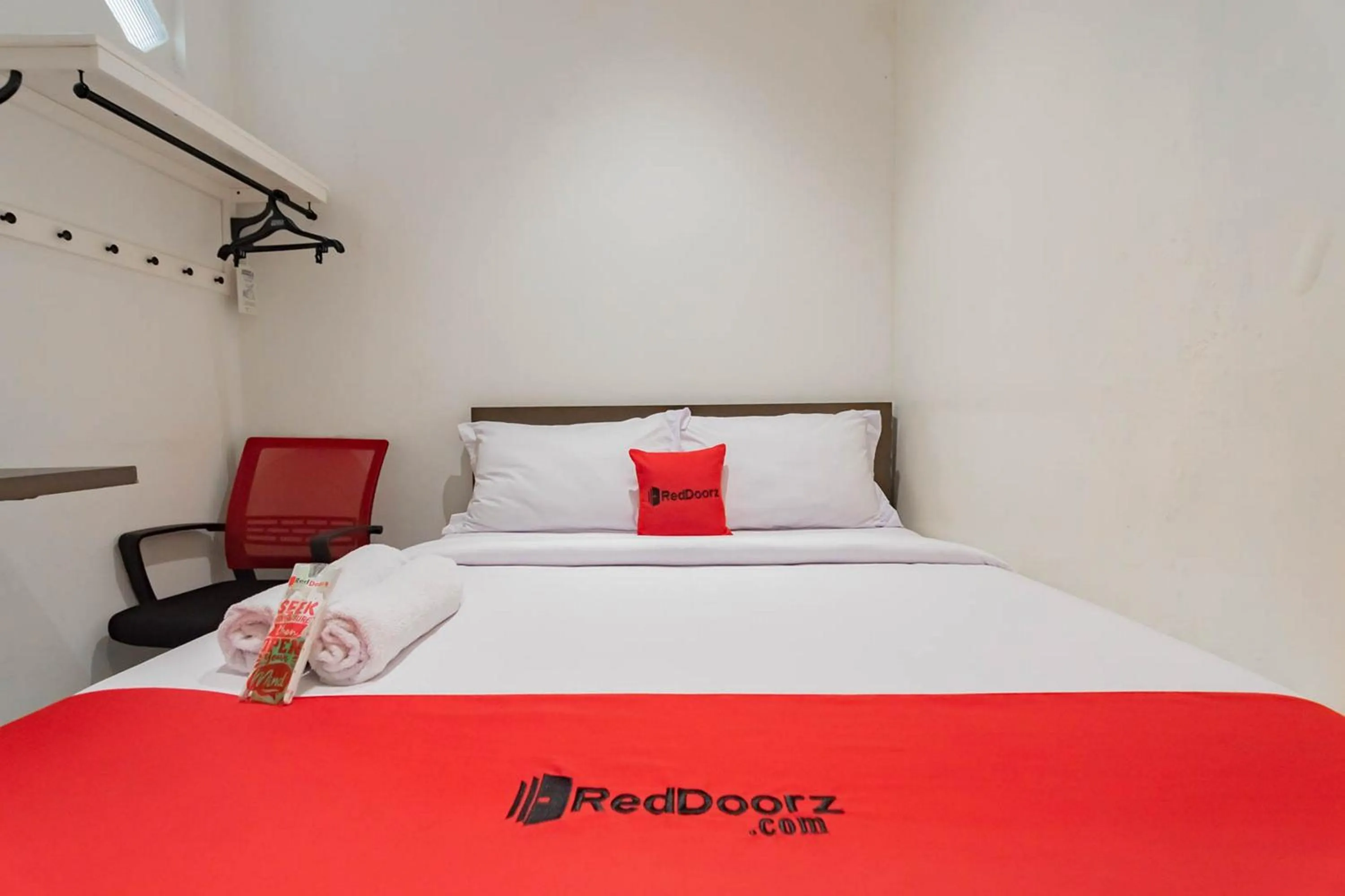 Bed in RedDoorz Plus @ Pakuan Residence Tajur