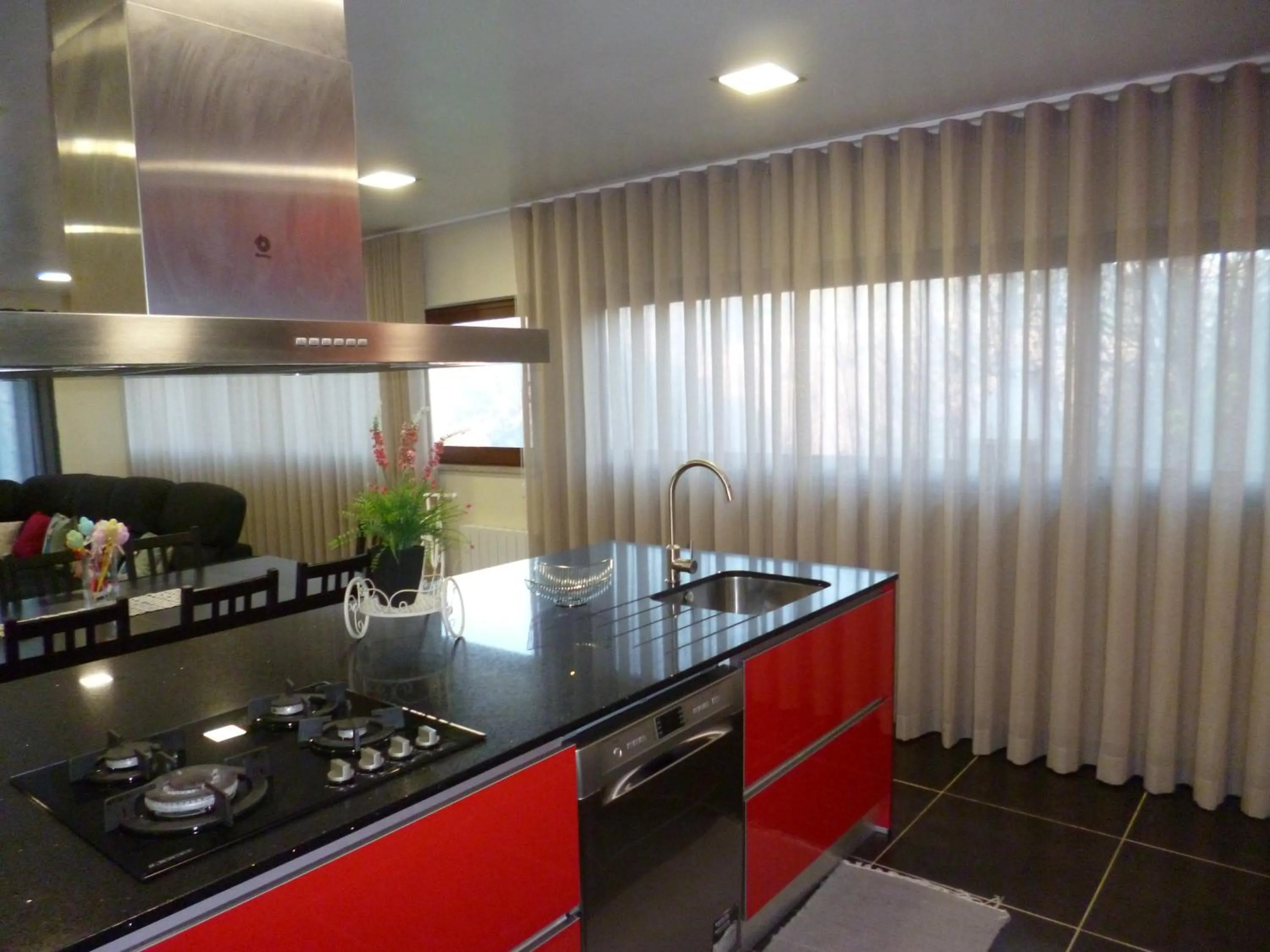 Communal kitchen in Casas das Guimbras