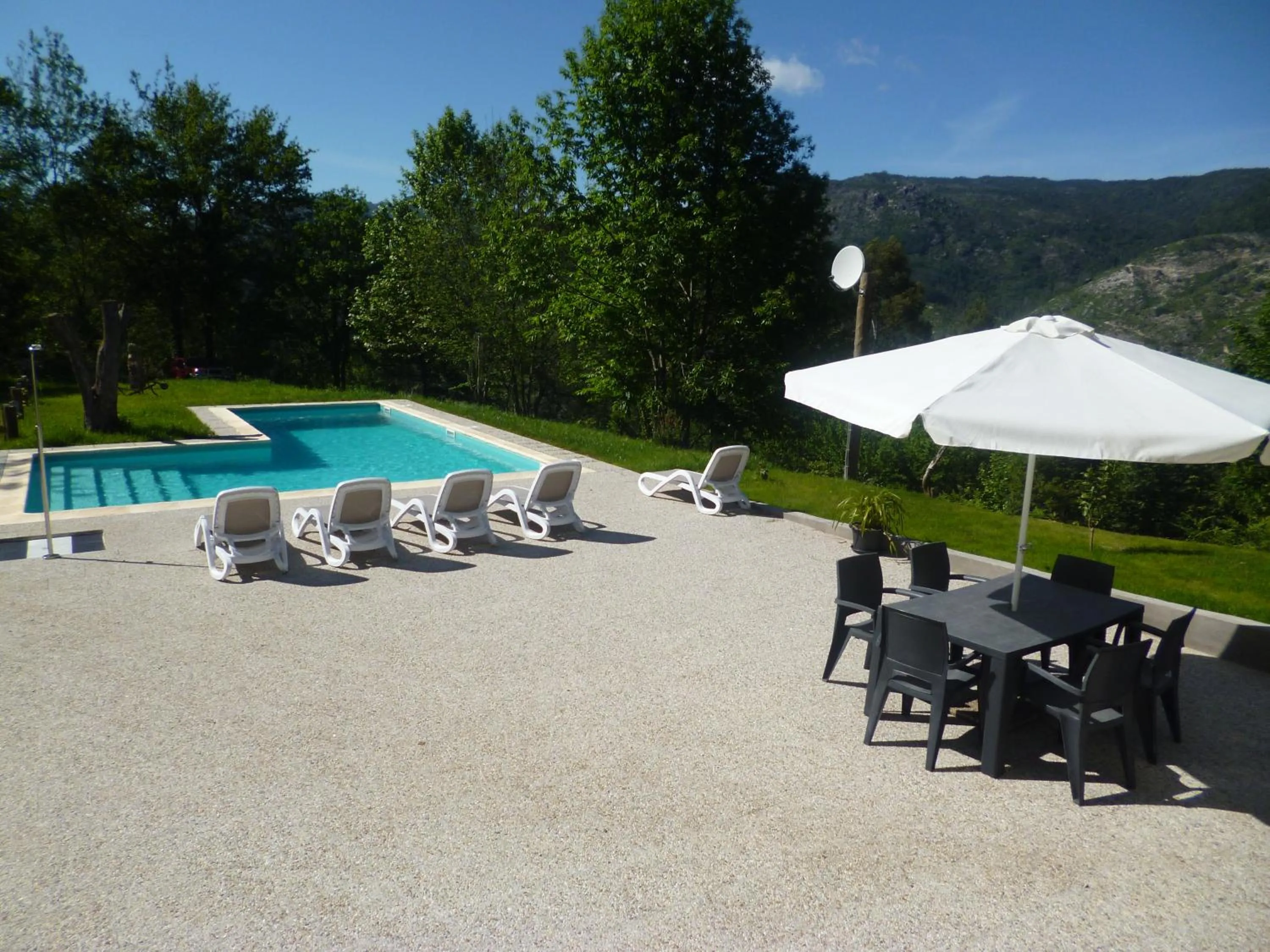 Pool view in Casas das Guimbras