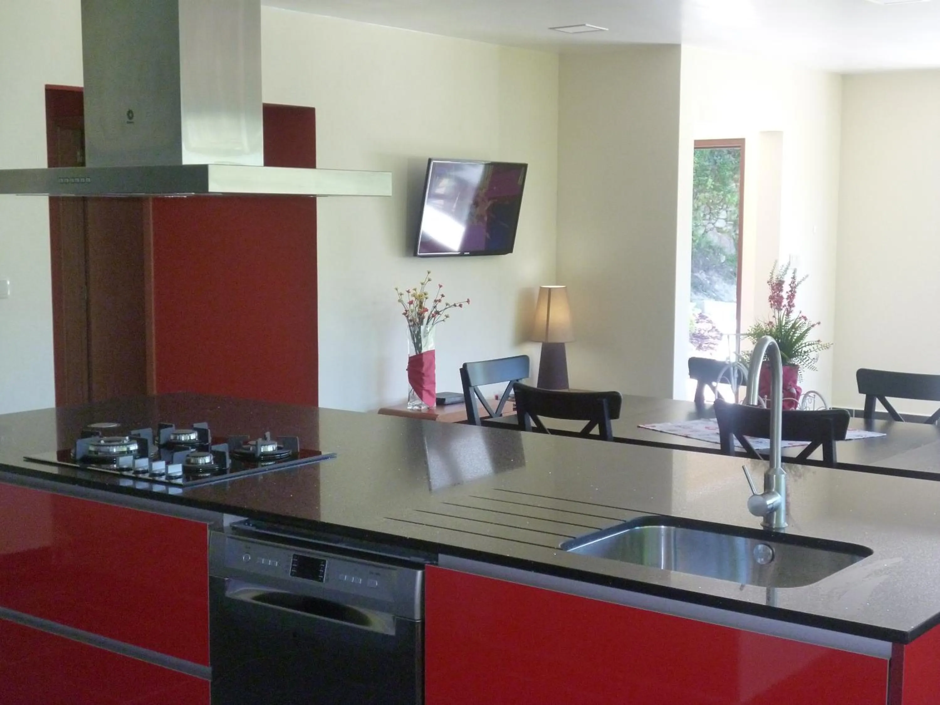 Communal kitchen in Casas das Guimbras