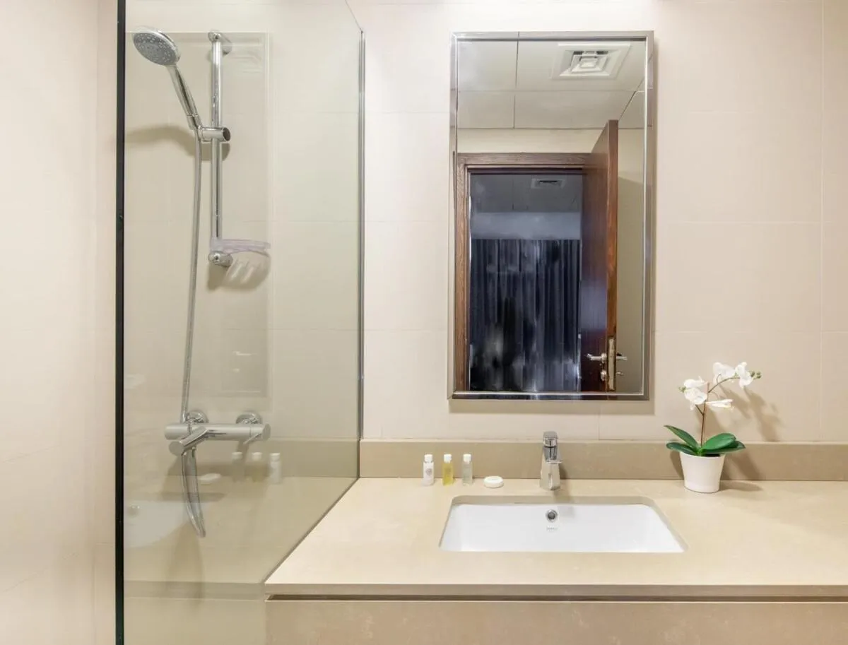 Silkhaus large modern studio with Burj Khalifa view