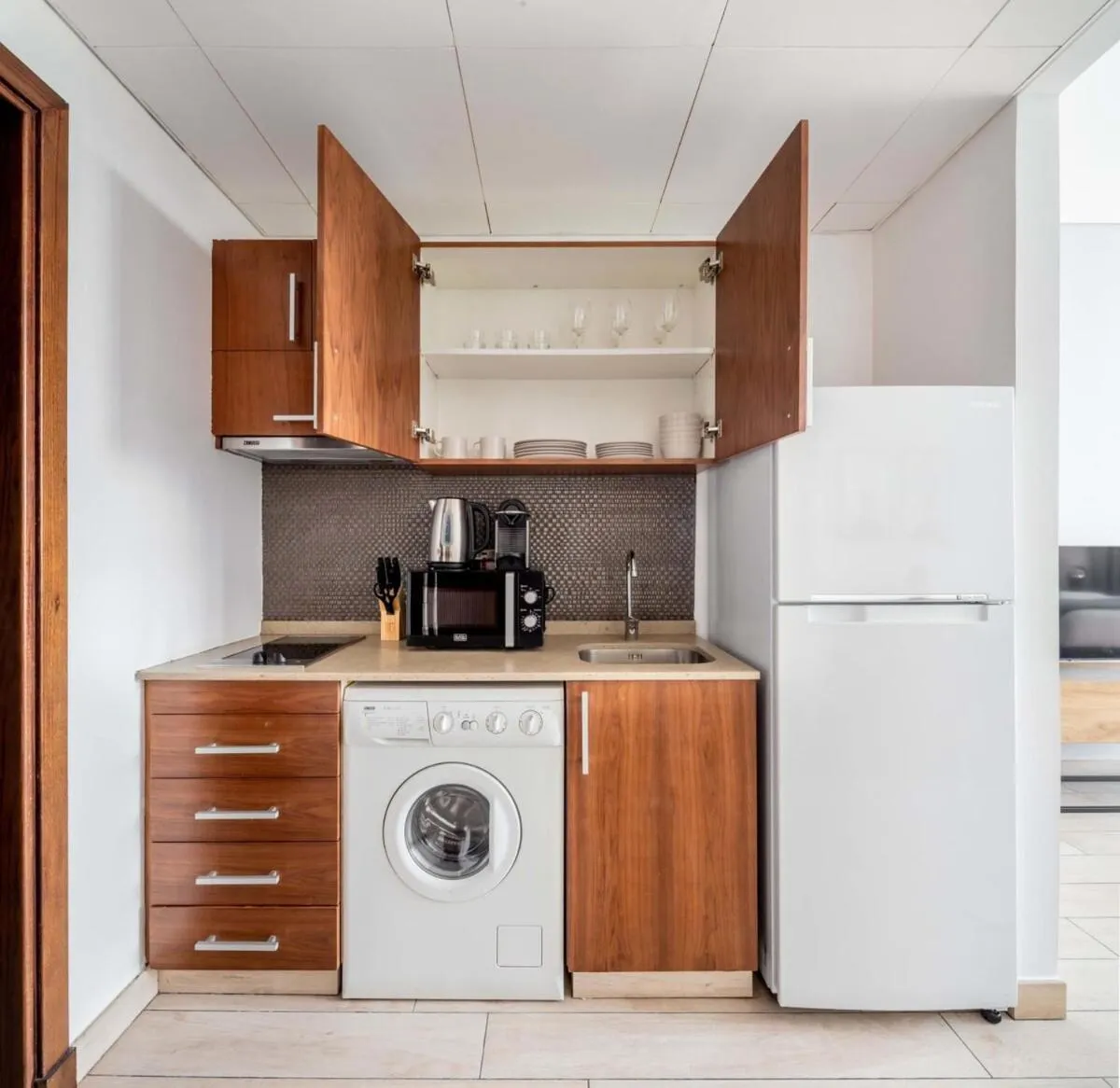 Silkhaus large modern studio with Burj Khalifa view