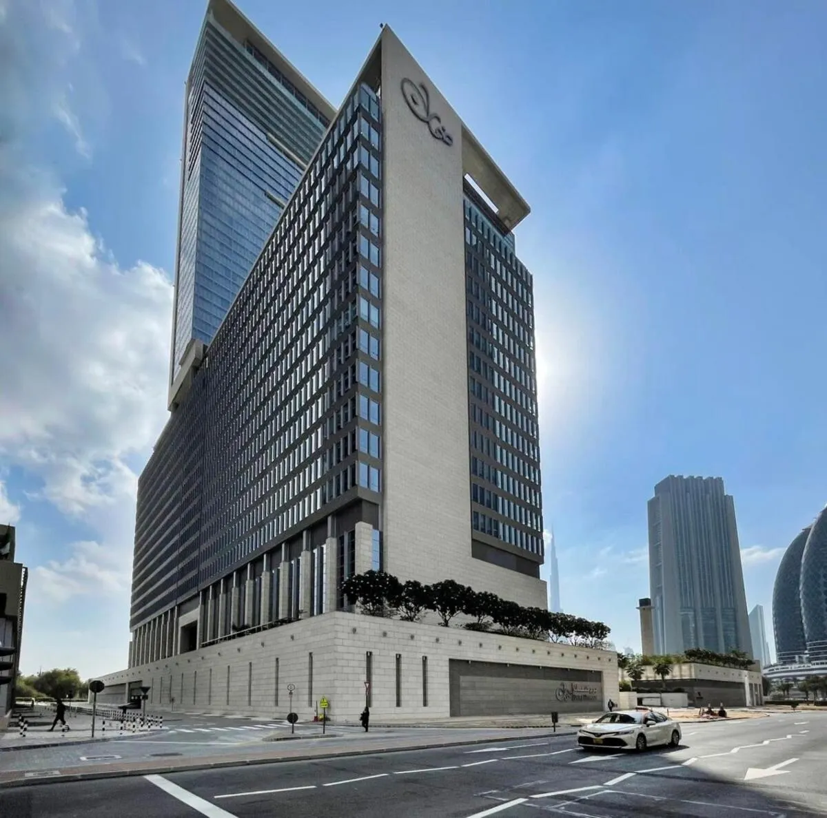 Silkhaus large modern studio with Burj Khalifa view