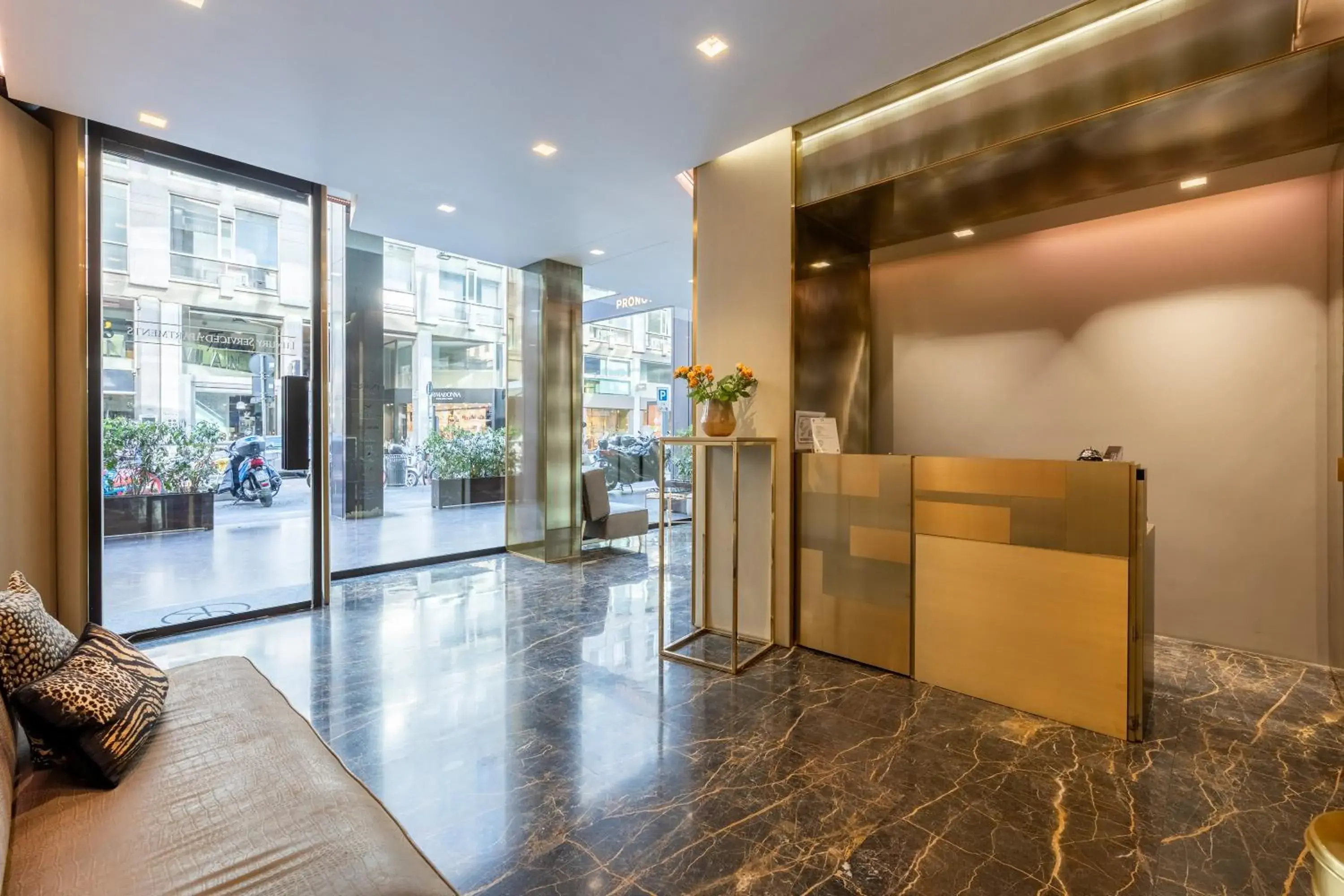 NJ Hotels & Apartments San Pietro all'orto 6 NJ Hotels & Apartments San Pietro all'orto 6