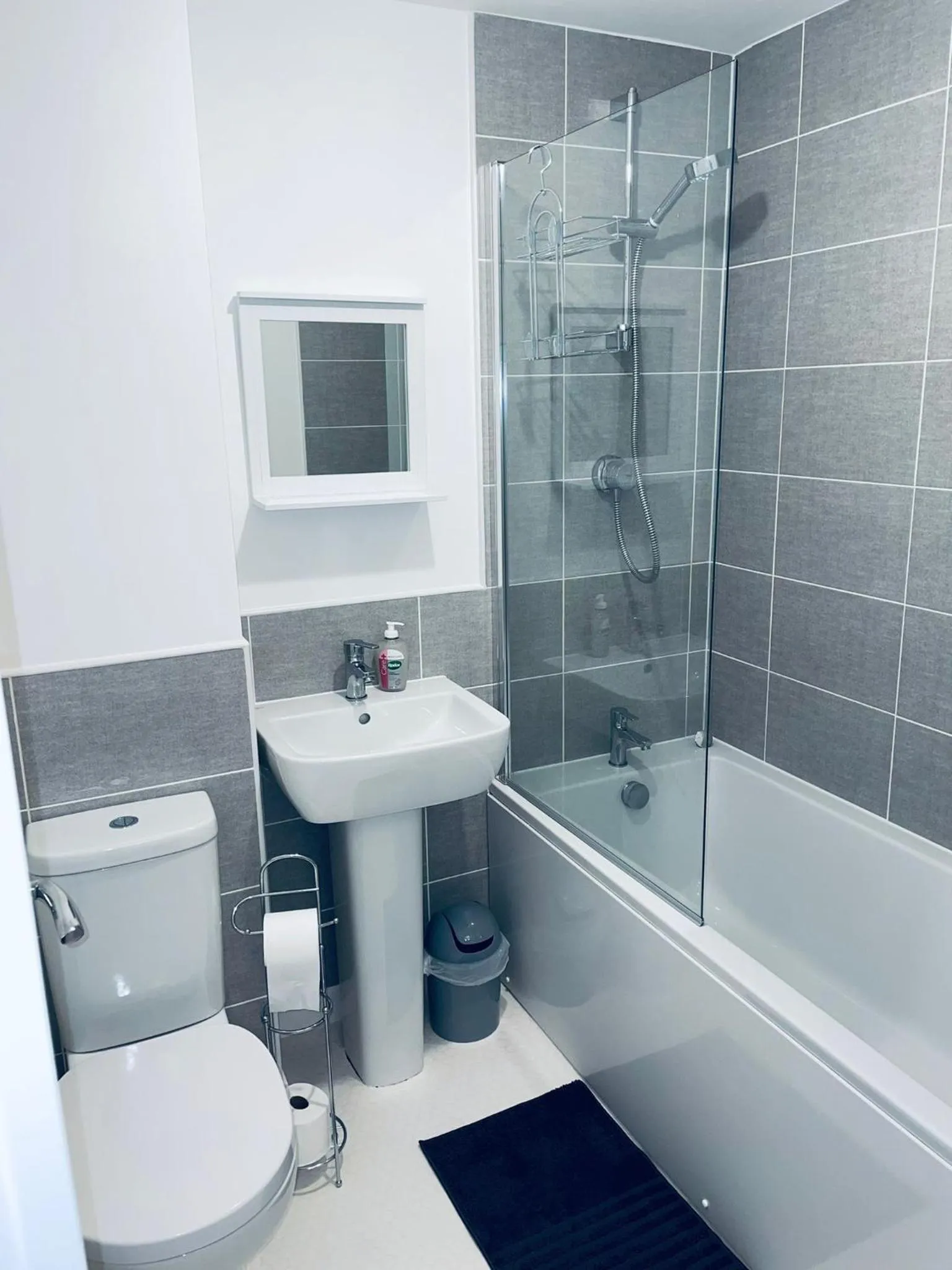 Bathroom in Cosy Family Home - Coventry City Centre - Entire House