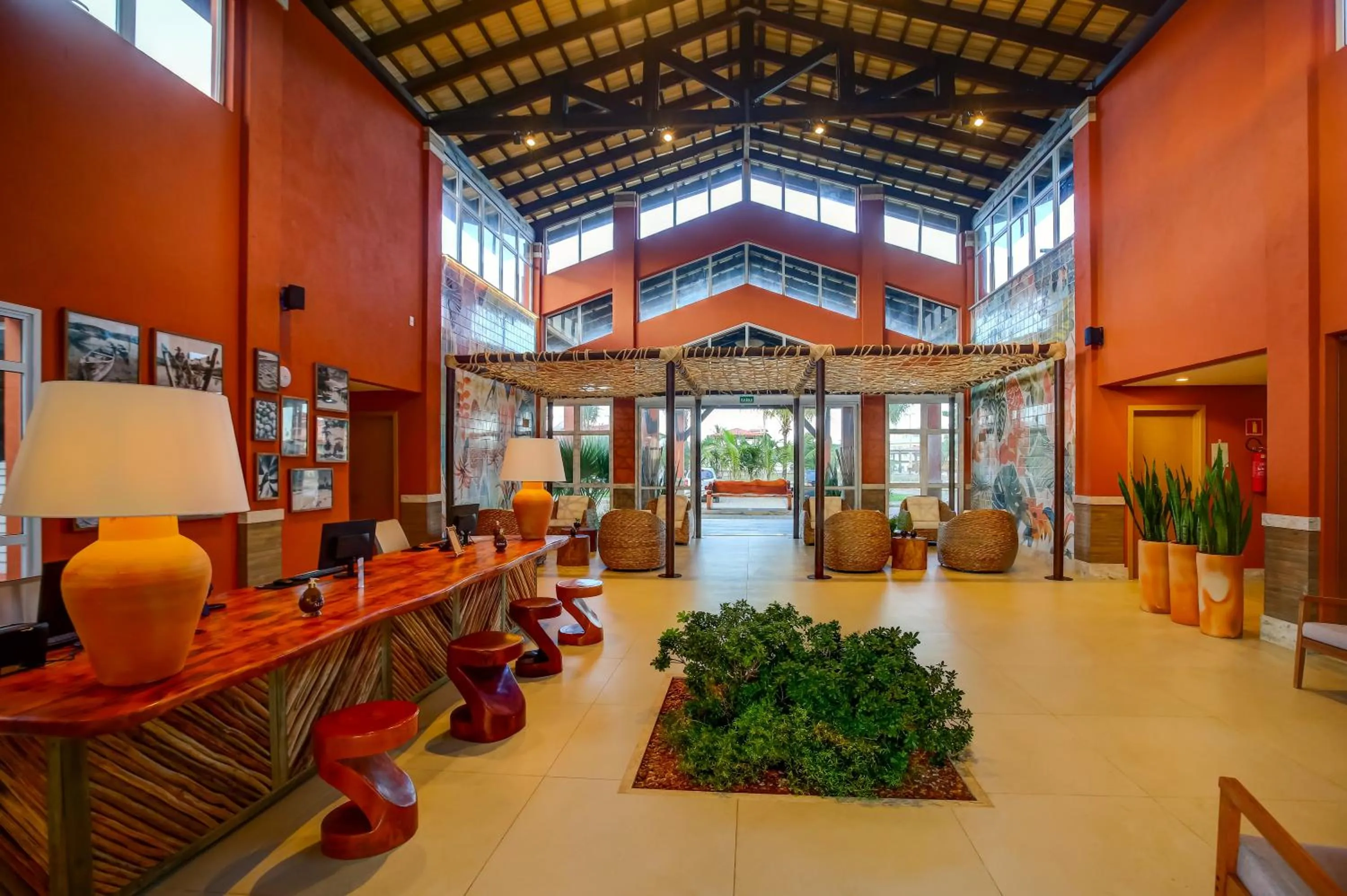 Facade/entrance in Hotel Boutique & Spa Ponta de Inhambupe by Slaviero Hotéis