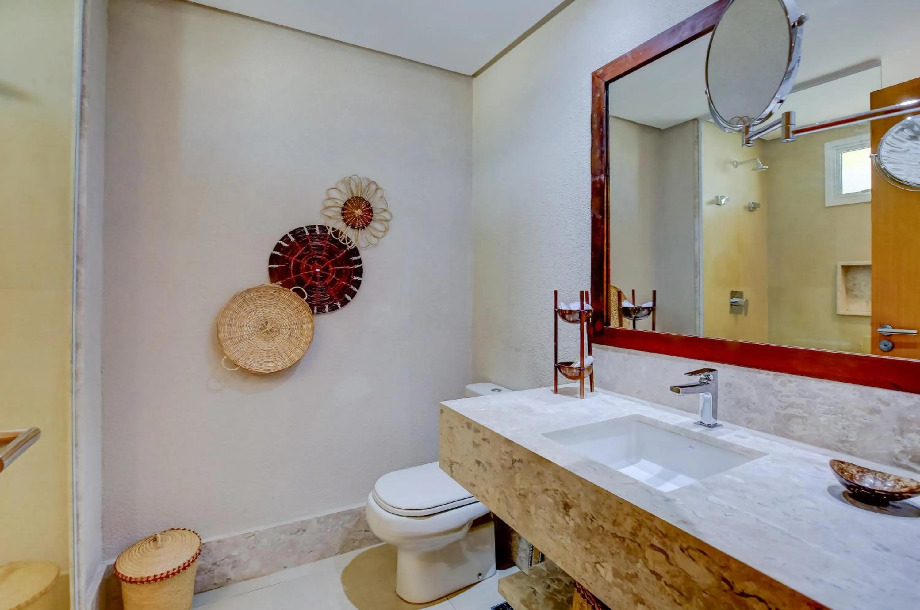 Toilet in Hotel Boutique & Spa Ponta de Inhambupe by Slaviero Hotéis