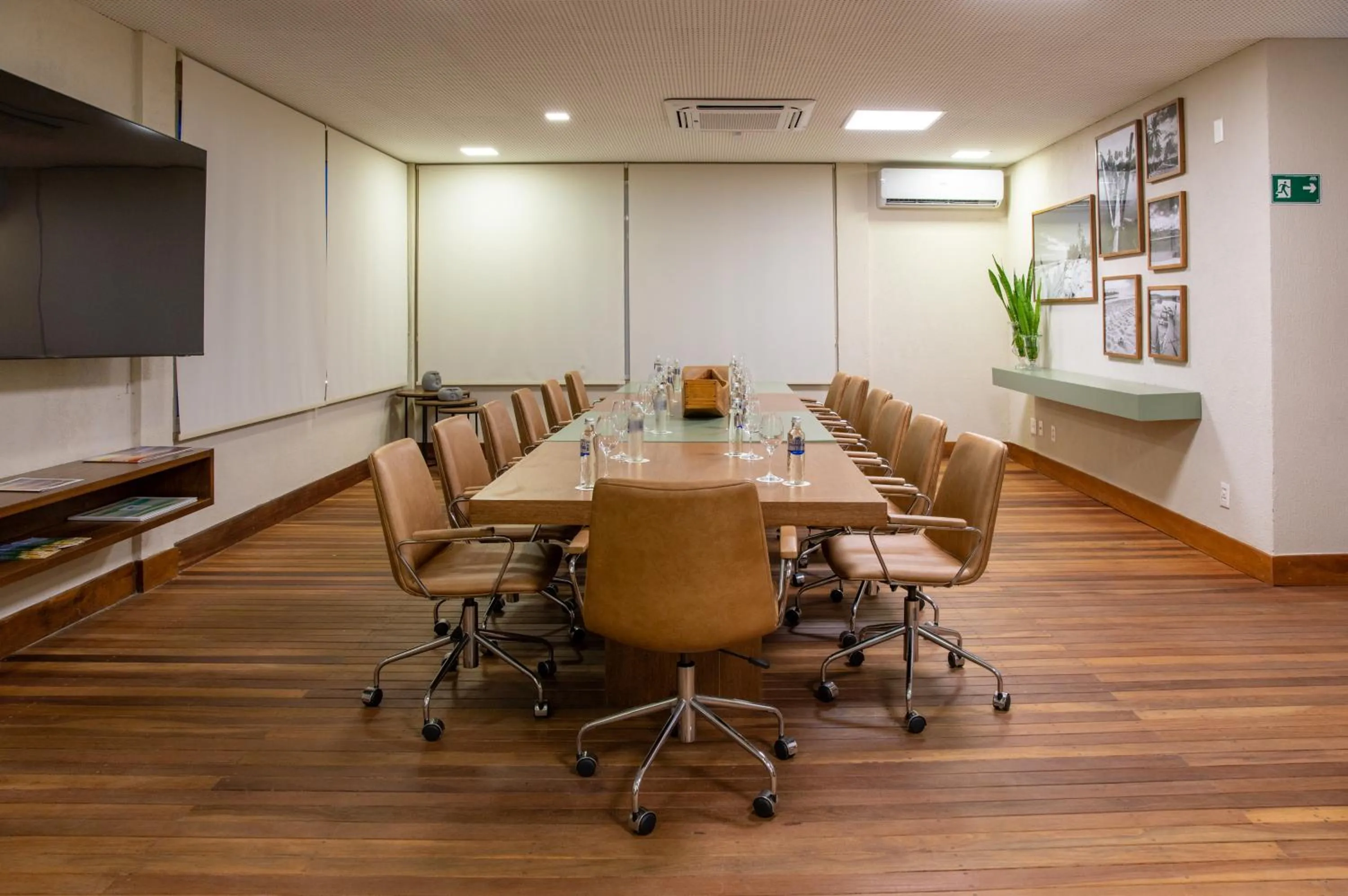Meeting/conference room in Hotel Boutique & Spa Ponta de Inhambupe by Slaviero Hotéis