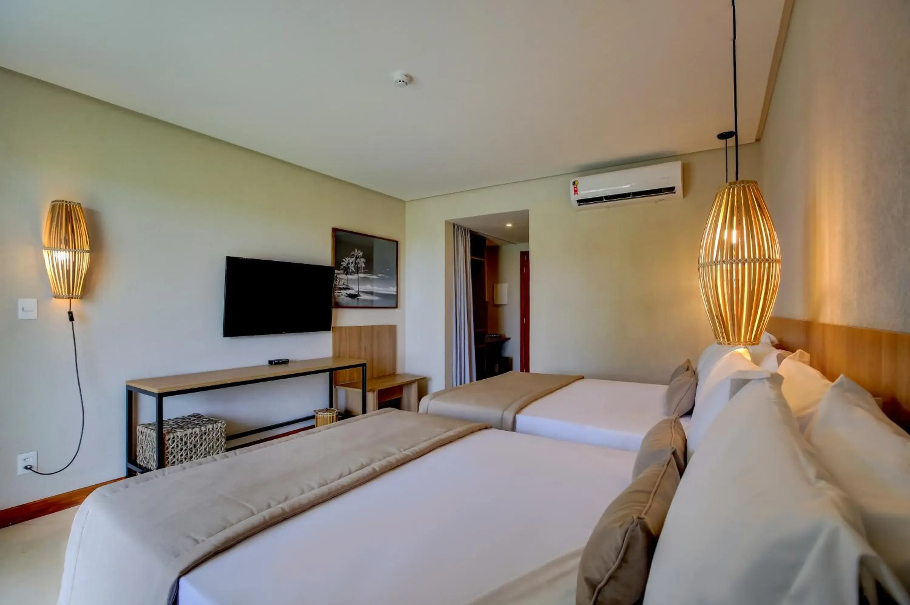 TV and multimedia, Bed in Hotel Boutique & Spa Ponta de Inhambupe by Slaviero Hotéis TV and multimedia, Bed in Hotel Boutique & Spa Ponta de Inhambupe by Slaviero Hotéis