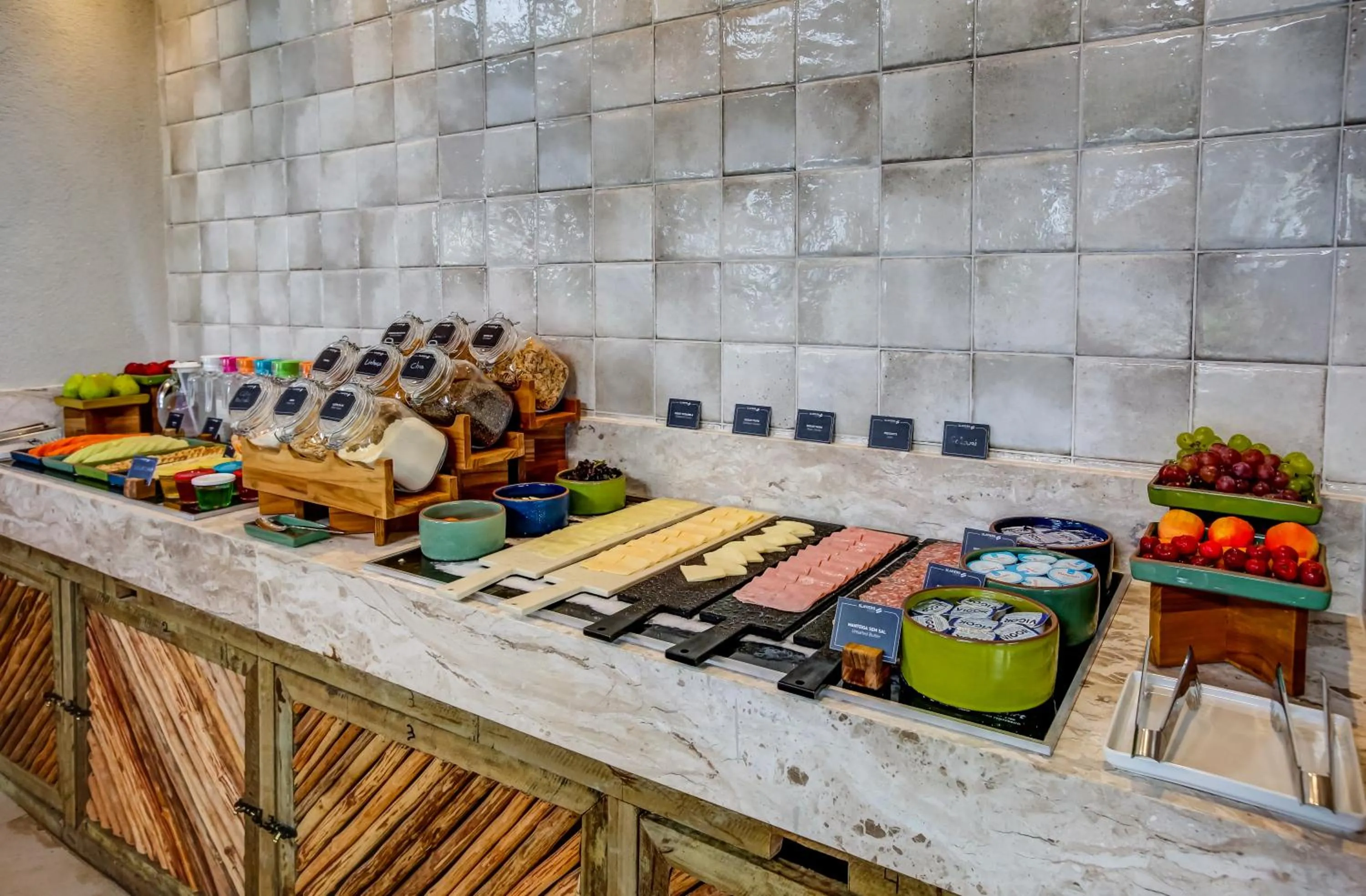 Breakfast in Hotel Boutique & Spa Ponta de Inhambupe by Slaviero Hotéis