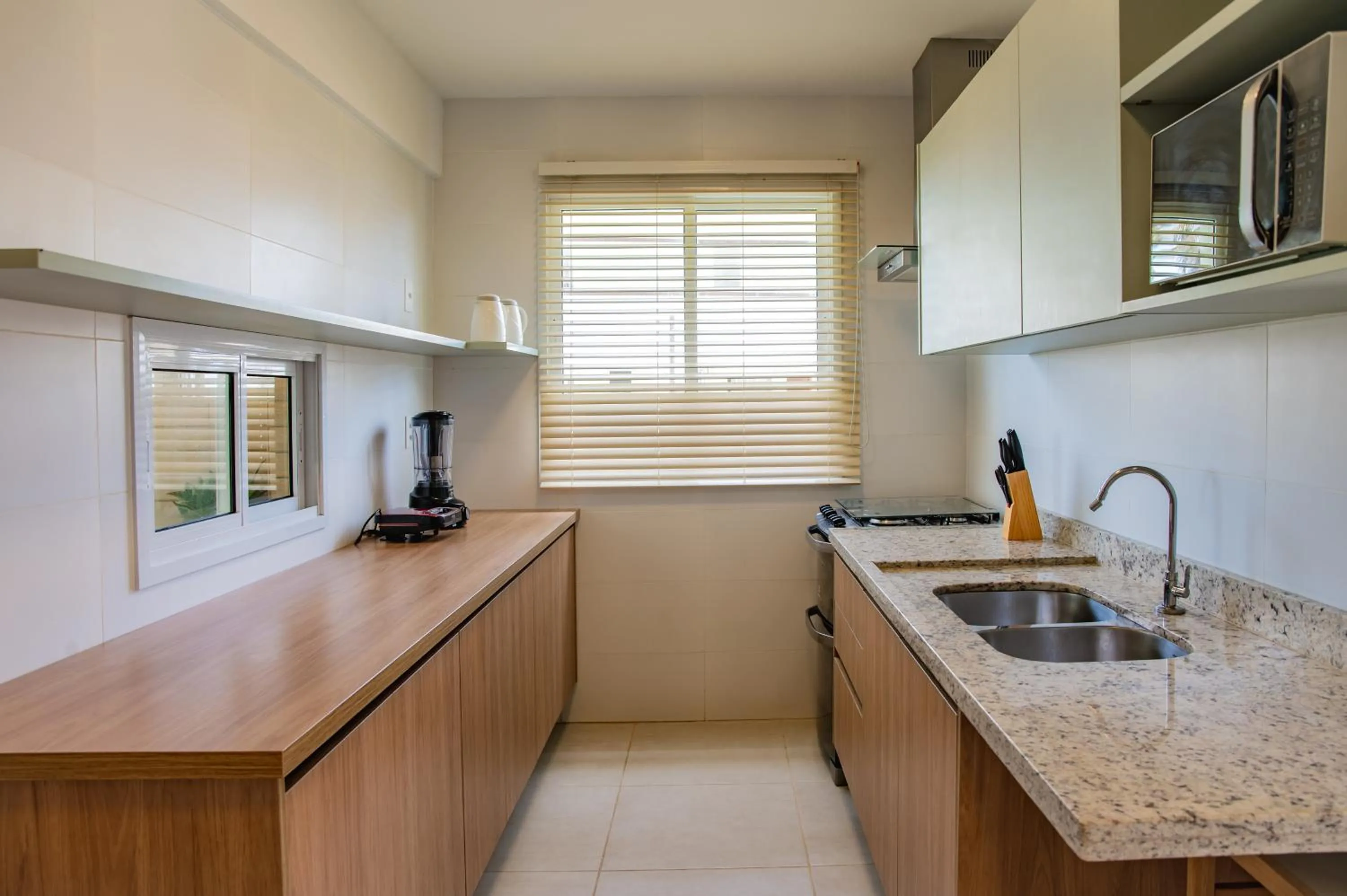 Coffee/tea facilities in Hotel Boutique & Spa Ponta de Inhambupe by Slaviero Hotéis