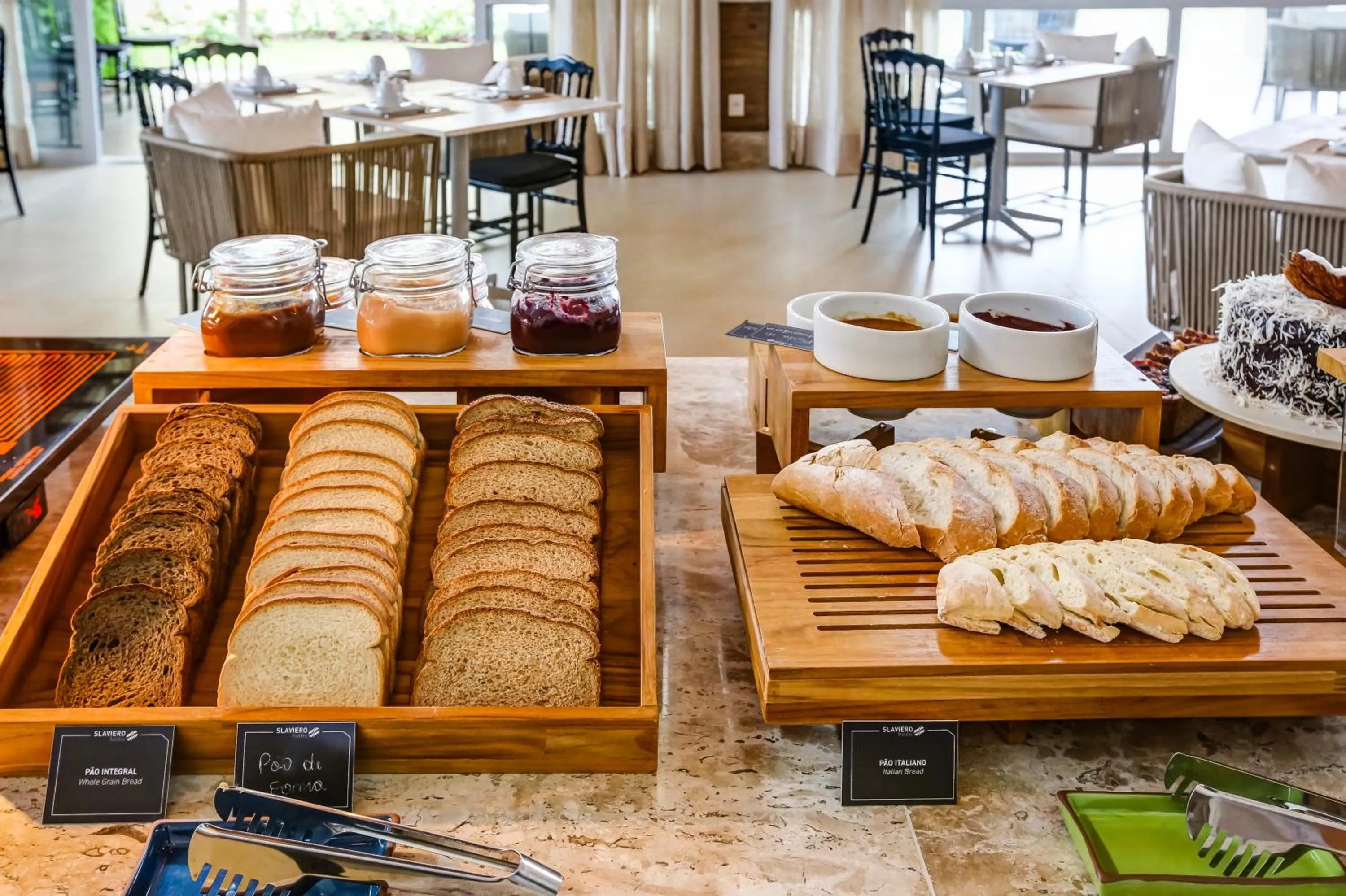 Breakfast in Hotel Boutique & Spa Ponta de Inhambupe by Slaviero Hotéis