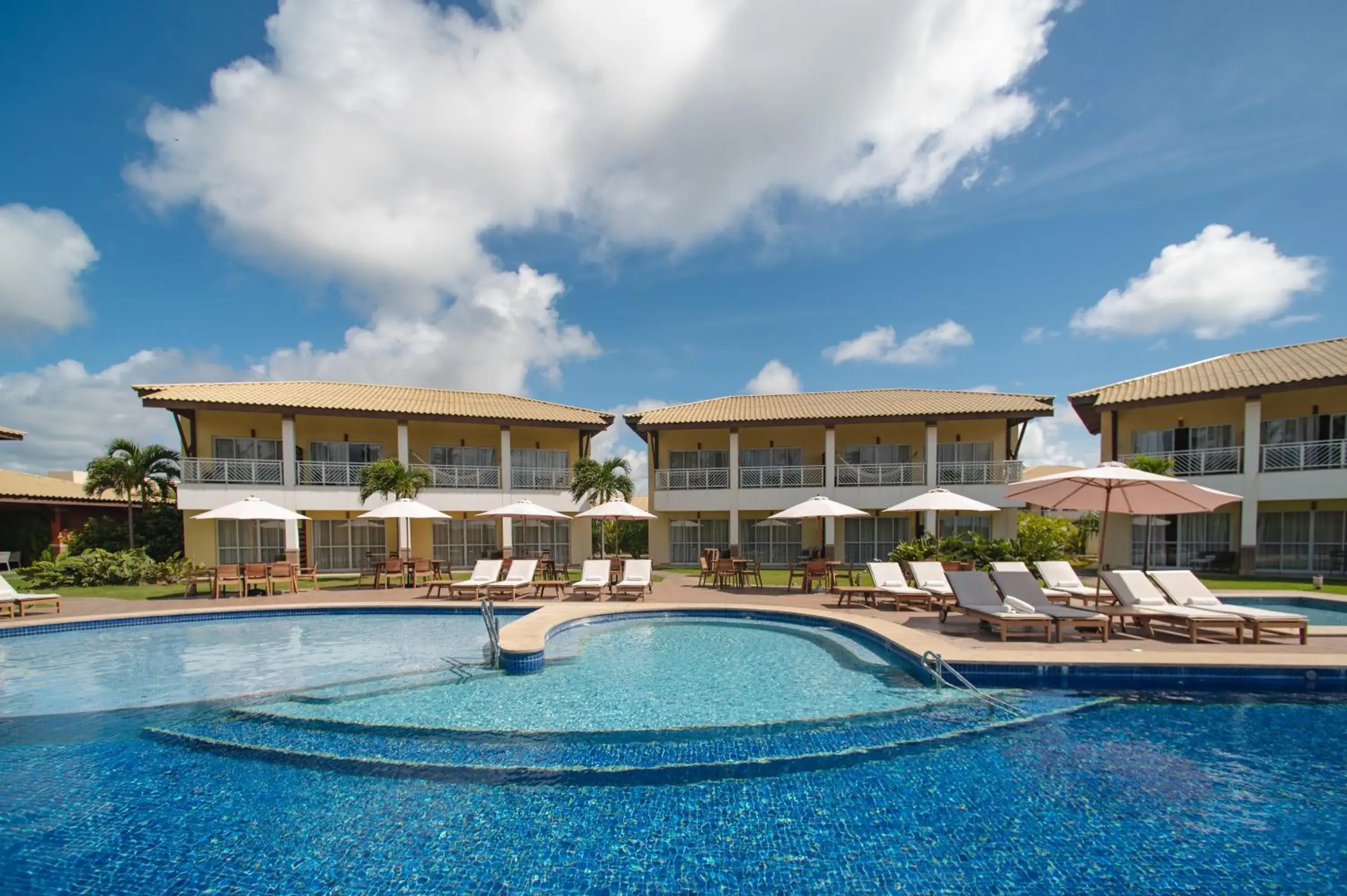 Swimming pool in Hotel Boutique & Spa Ponta de Inhambupe by Slaviero Hotéis Swimming pool in Hotel Boutique & Spa Ponta de Inhambupe by Slaviero Hotéis