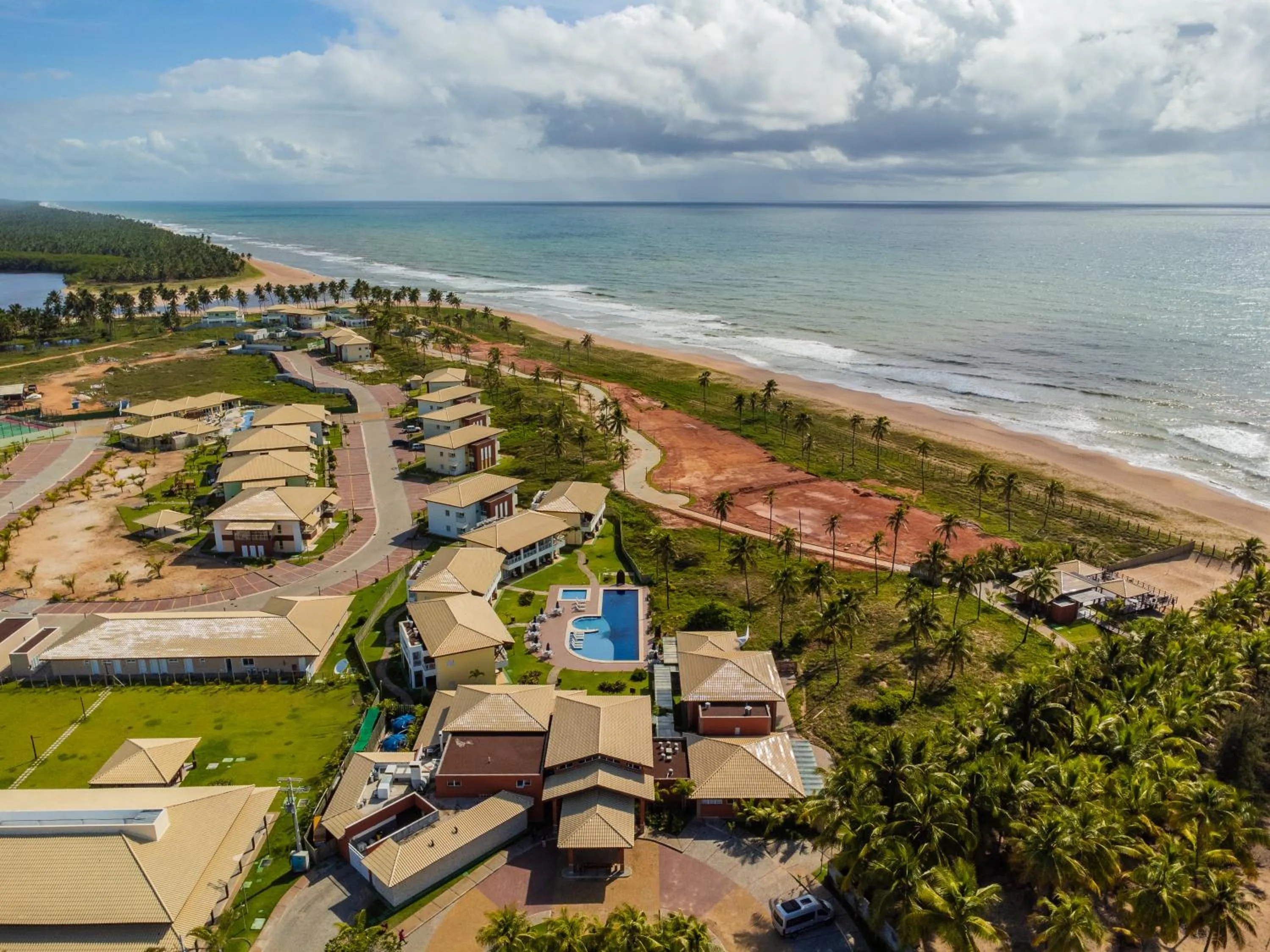 Property building in Hotel Boutique & Spa Ponta de Inhambupe by Slaviero Hotéis