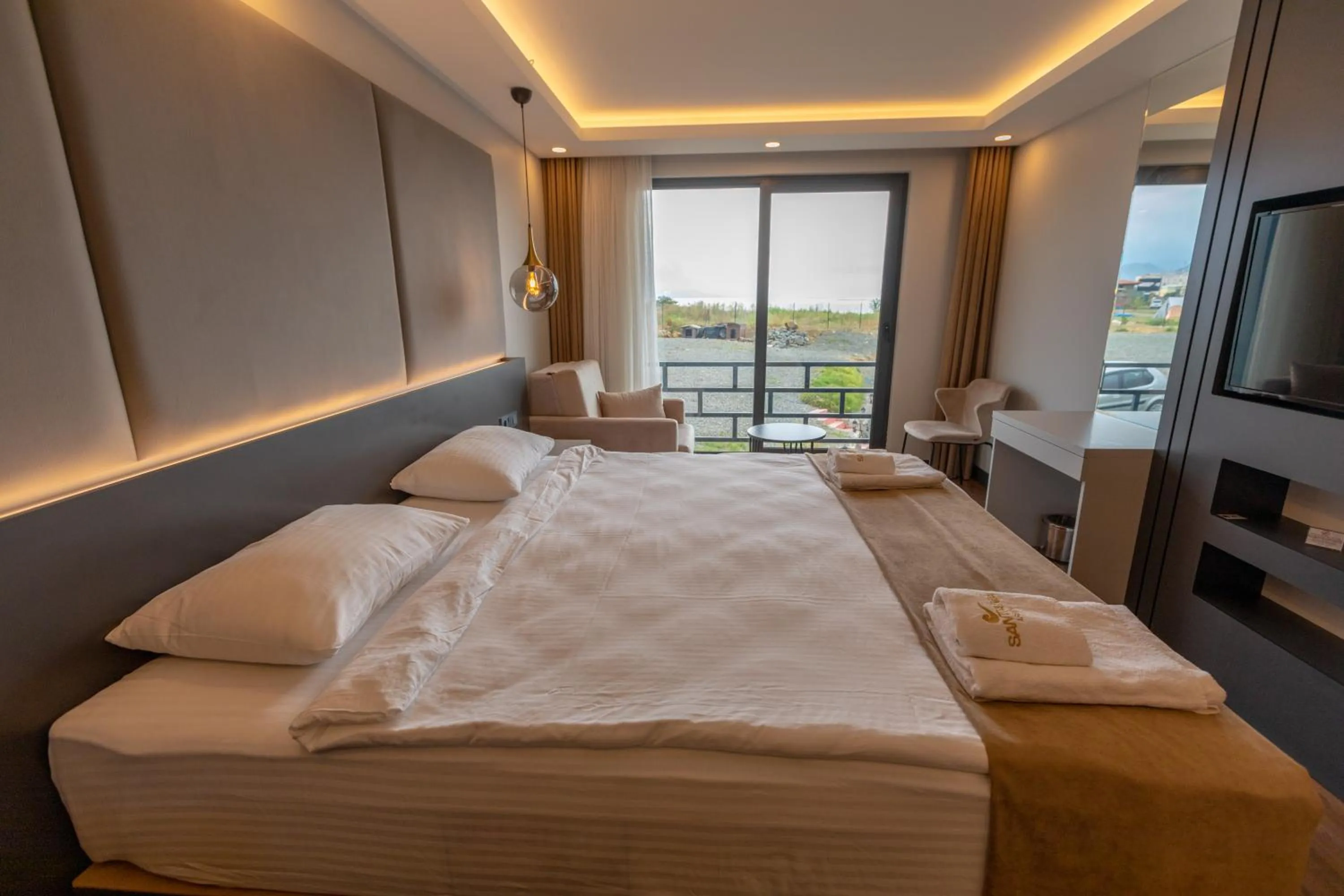 Photo of the whole room, Bed in SANTANA OTEL