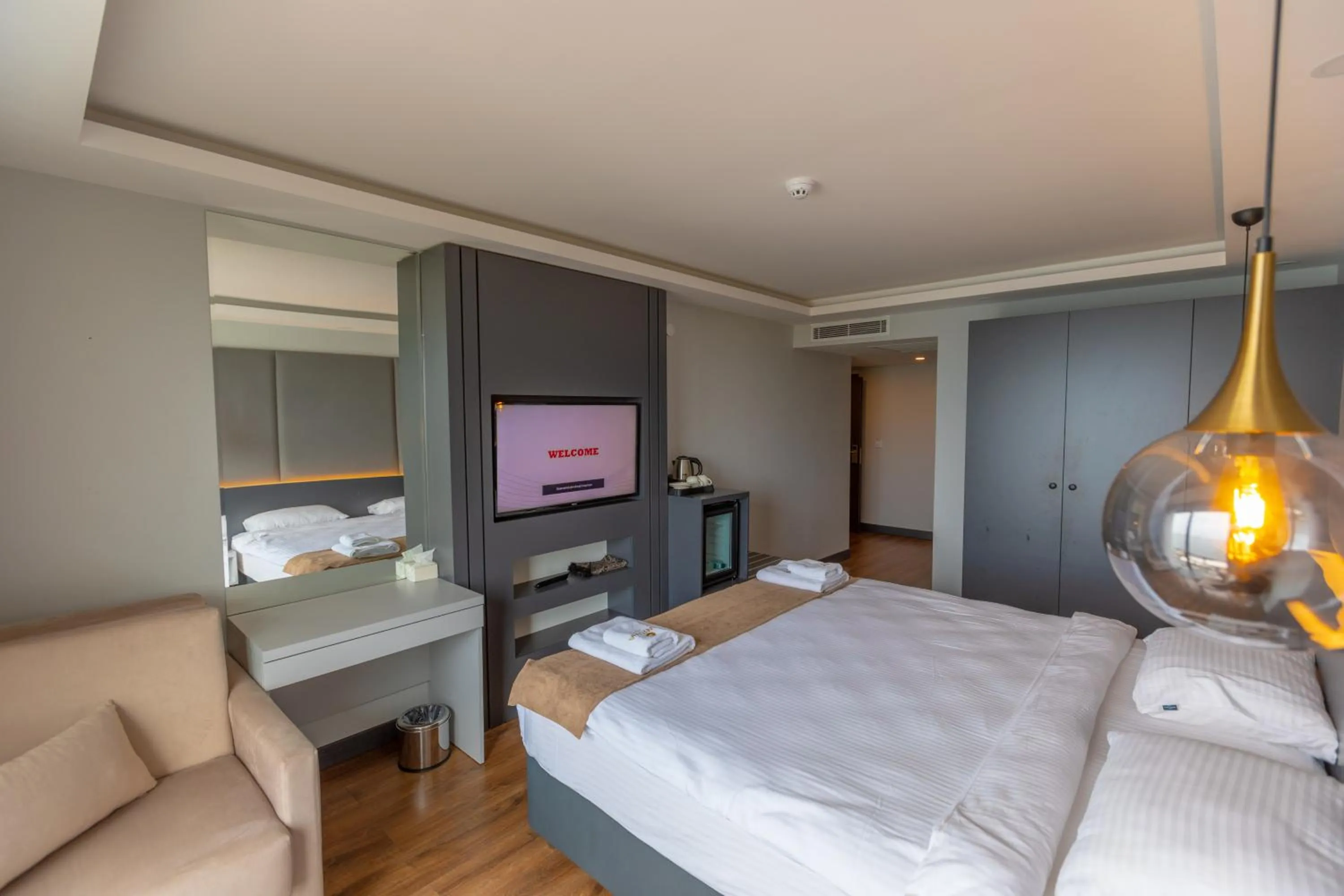 Photo of the whole room, Bed in SANTANA OTEL