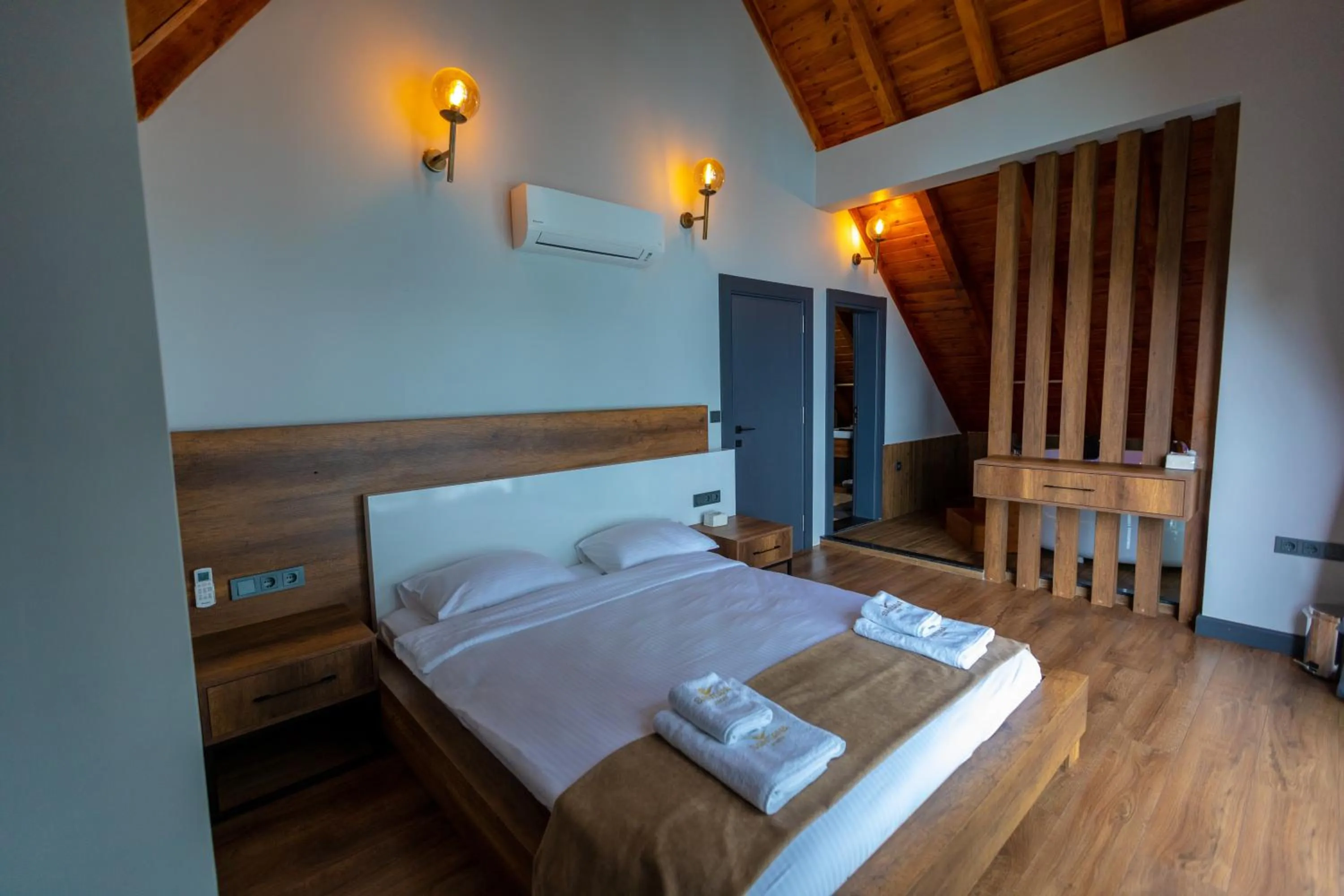 Photo of the whole room, Bed in SANTANA OTEL