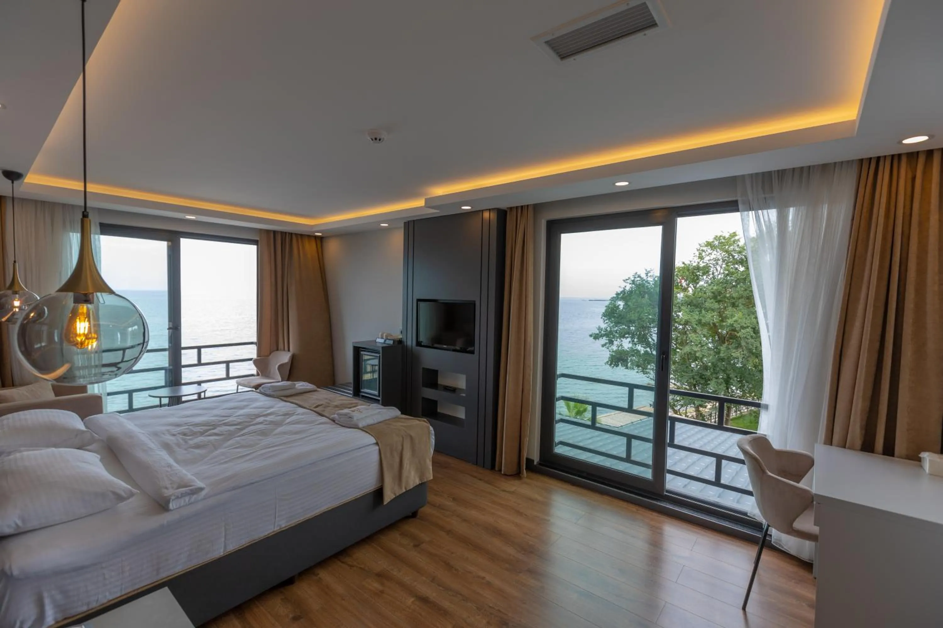 Photo of the whole room, Bed in SANTANA OTEL