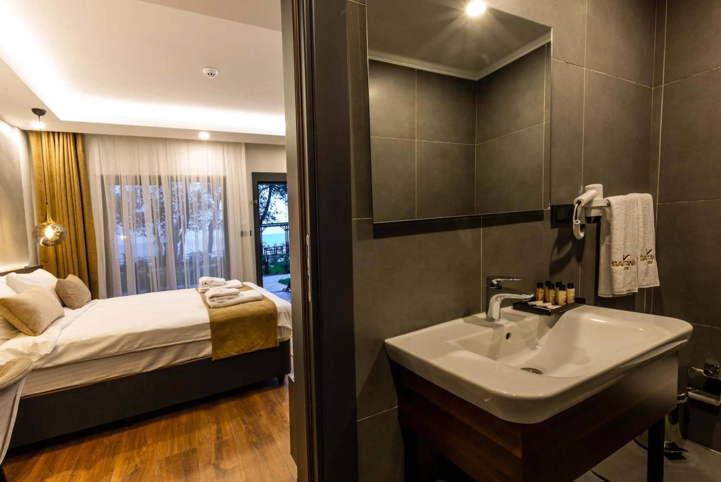 Bathroom, Bed in SANTANA OTEL