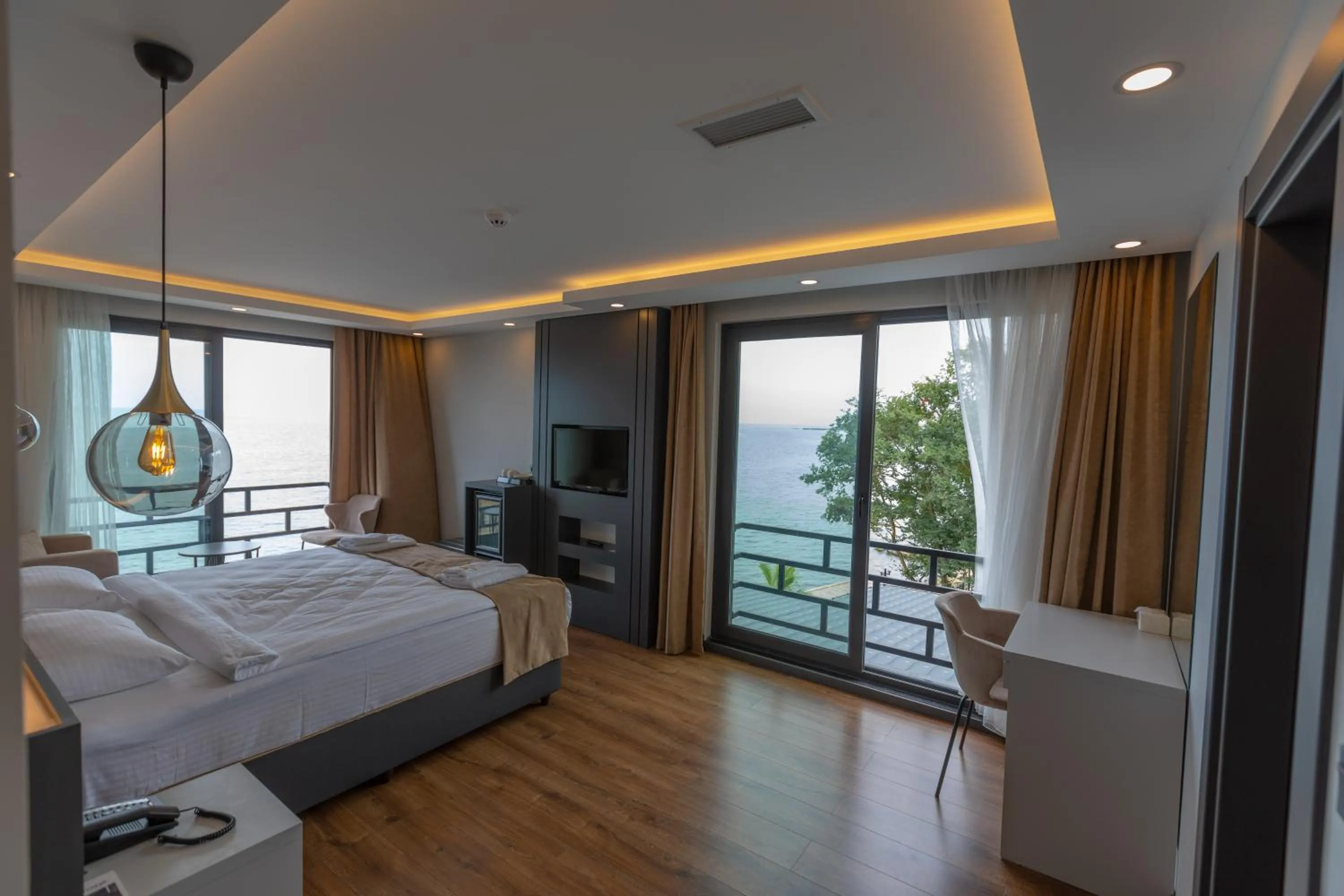 Photo of the whole room, Bed in SANTANA OTEL