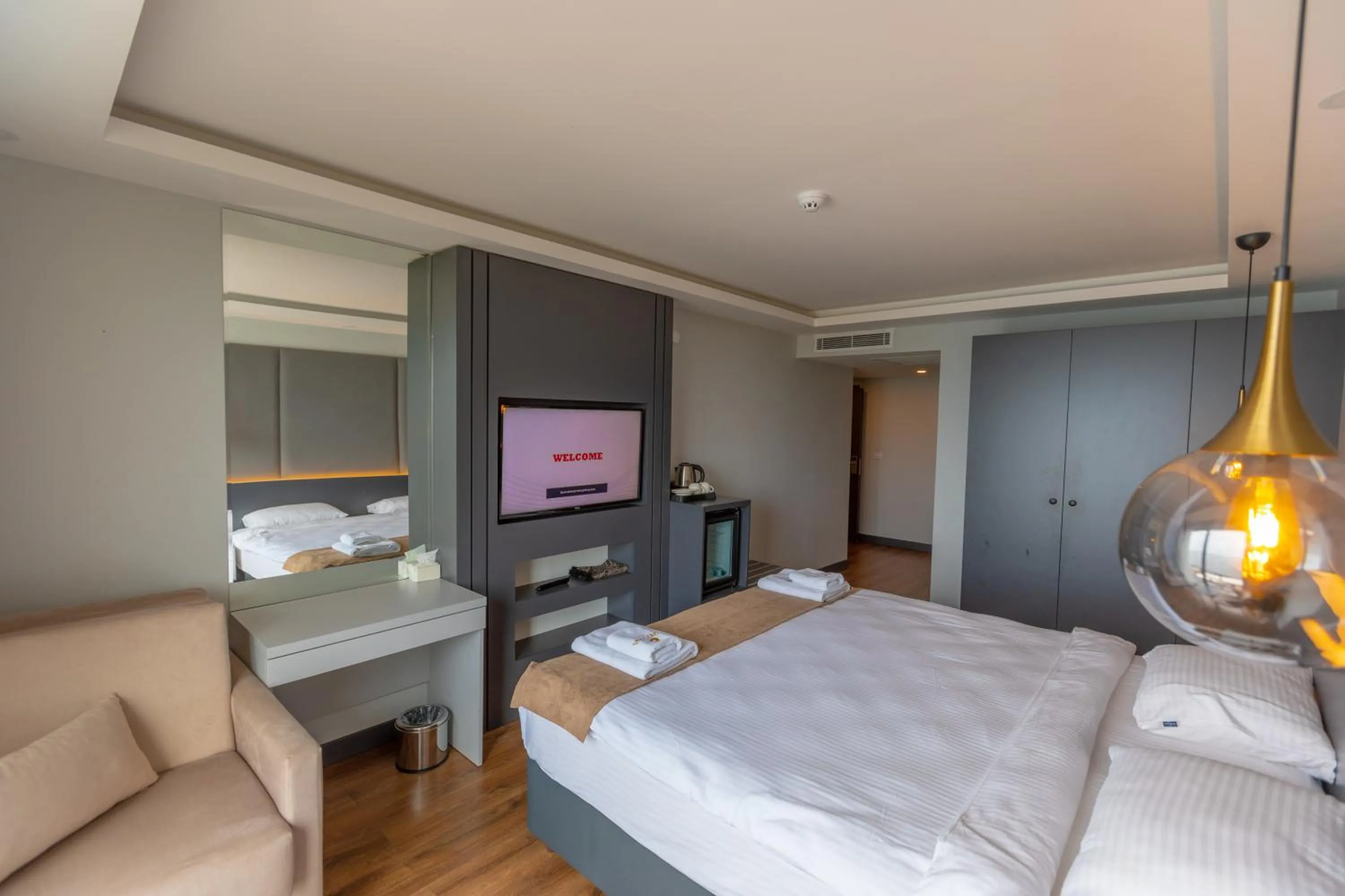 Photo of the whole room, Bed in SANTANA OTEL