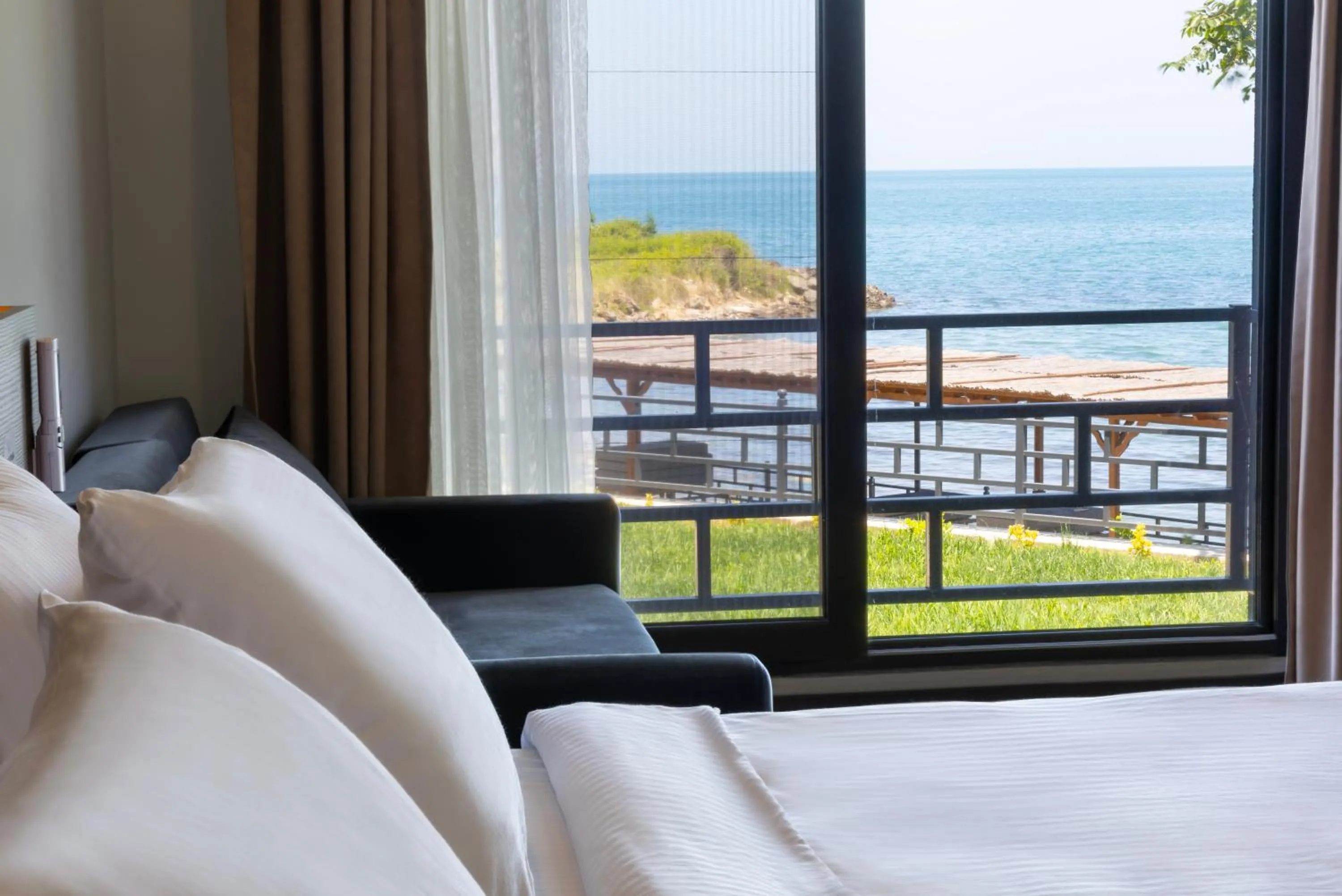 Seating area, Bed in SANTANA OTEL