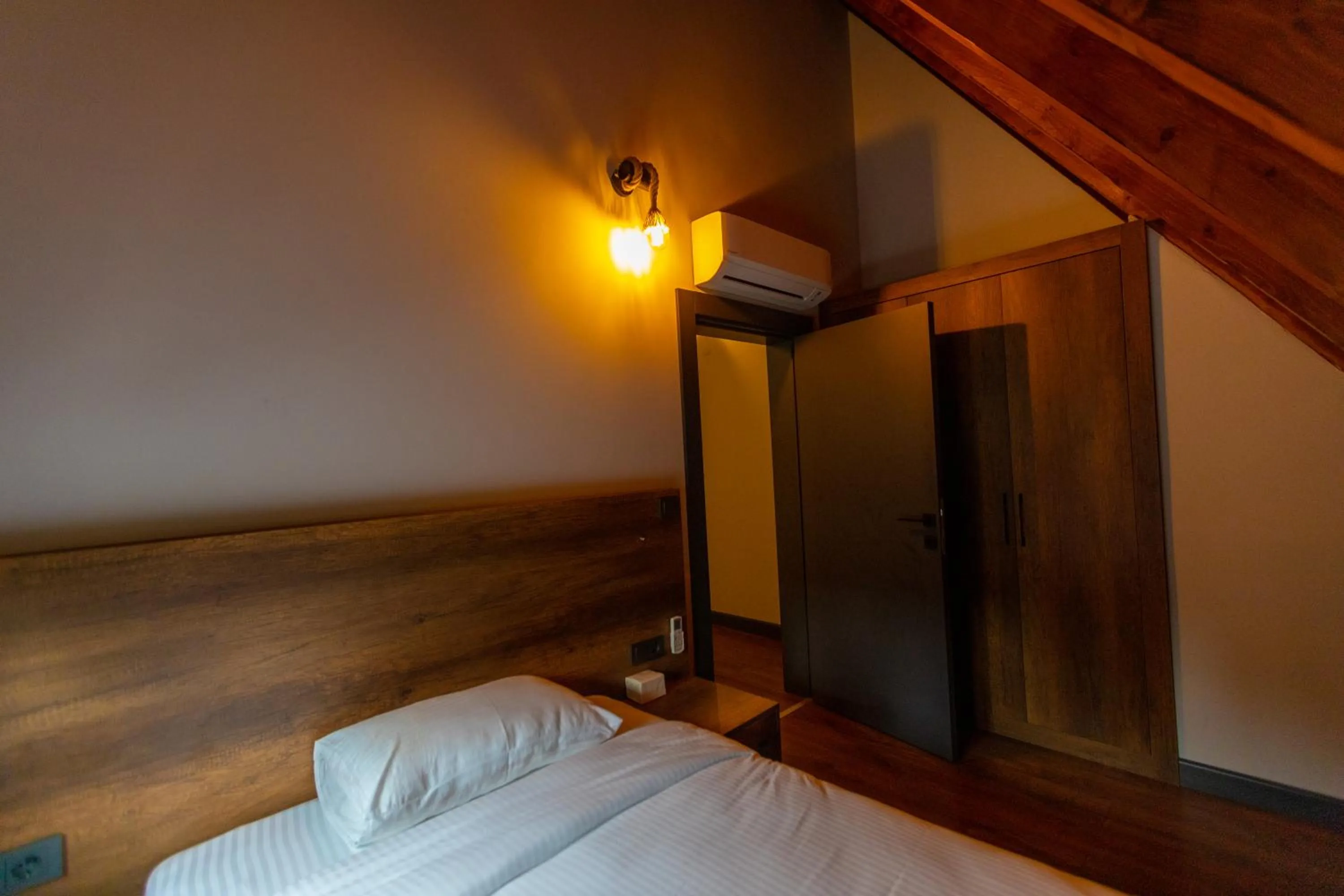 Photo of the whole room, Bed in SANTANA OTEL