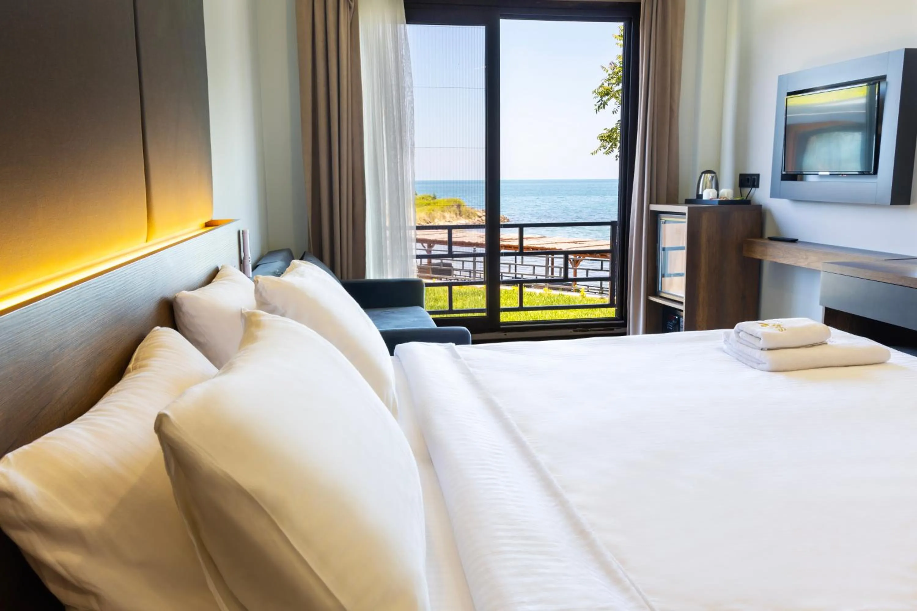 Photo of the whole room, Bed in SANTANA OTEL