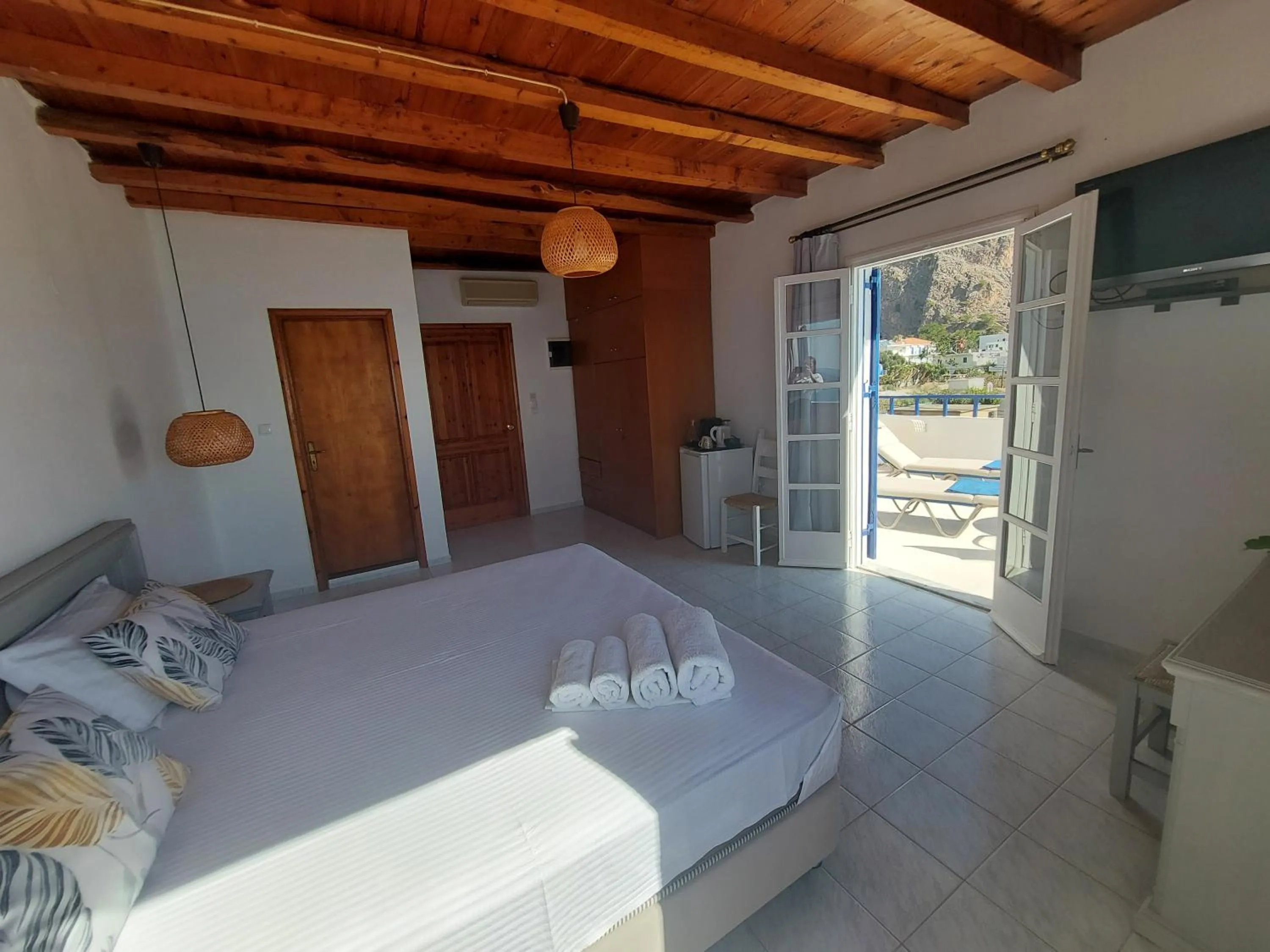 Bedroom, Bed in Hotel Agia Roumeli by the SEA