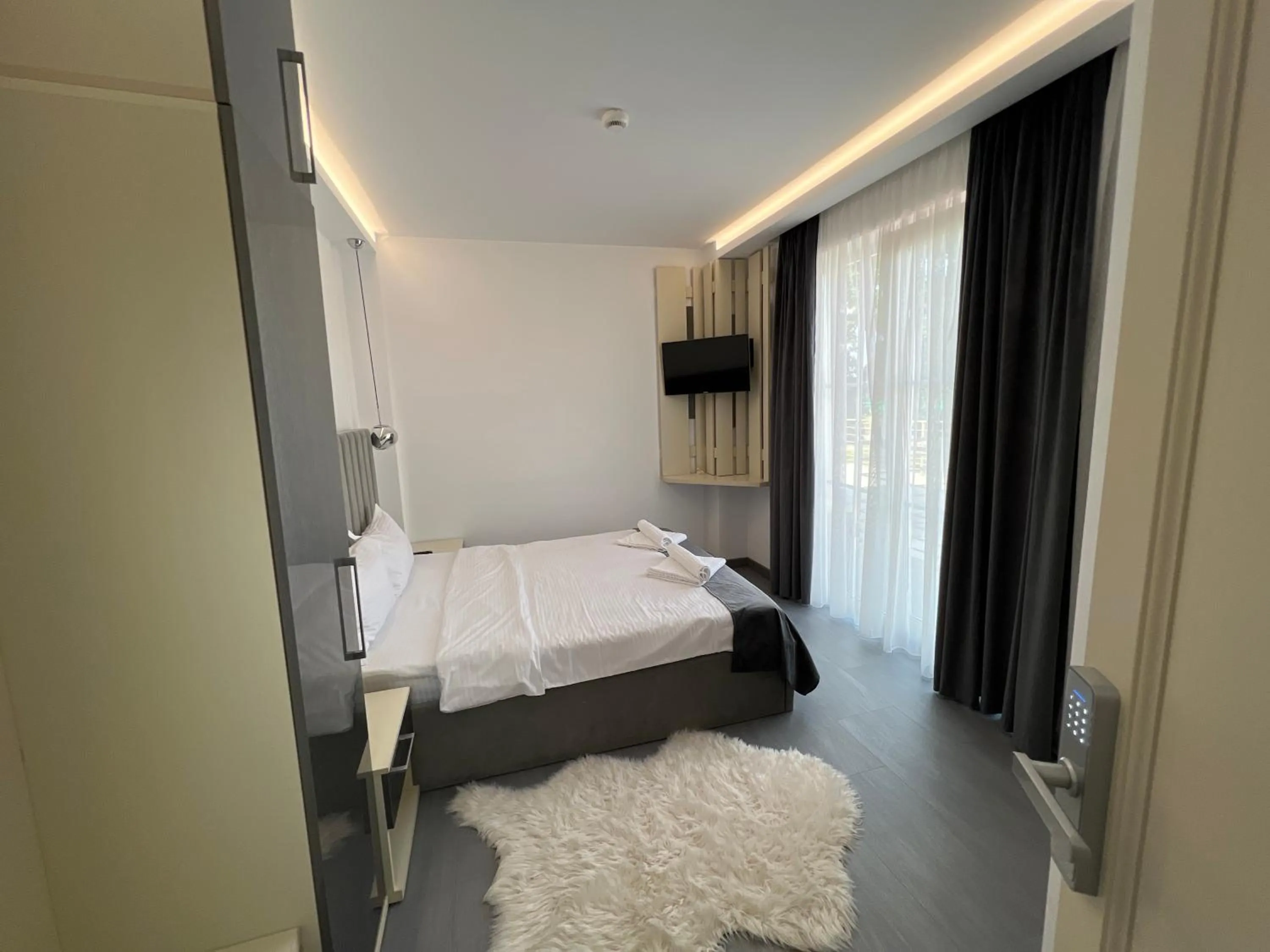 Bed in Ocaua Lui Cuza Tecuci