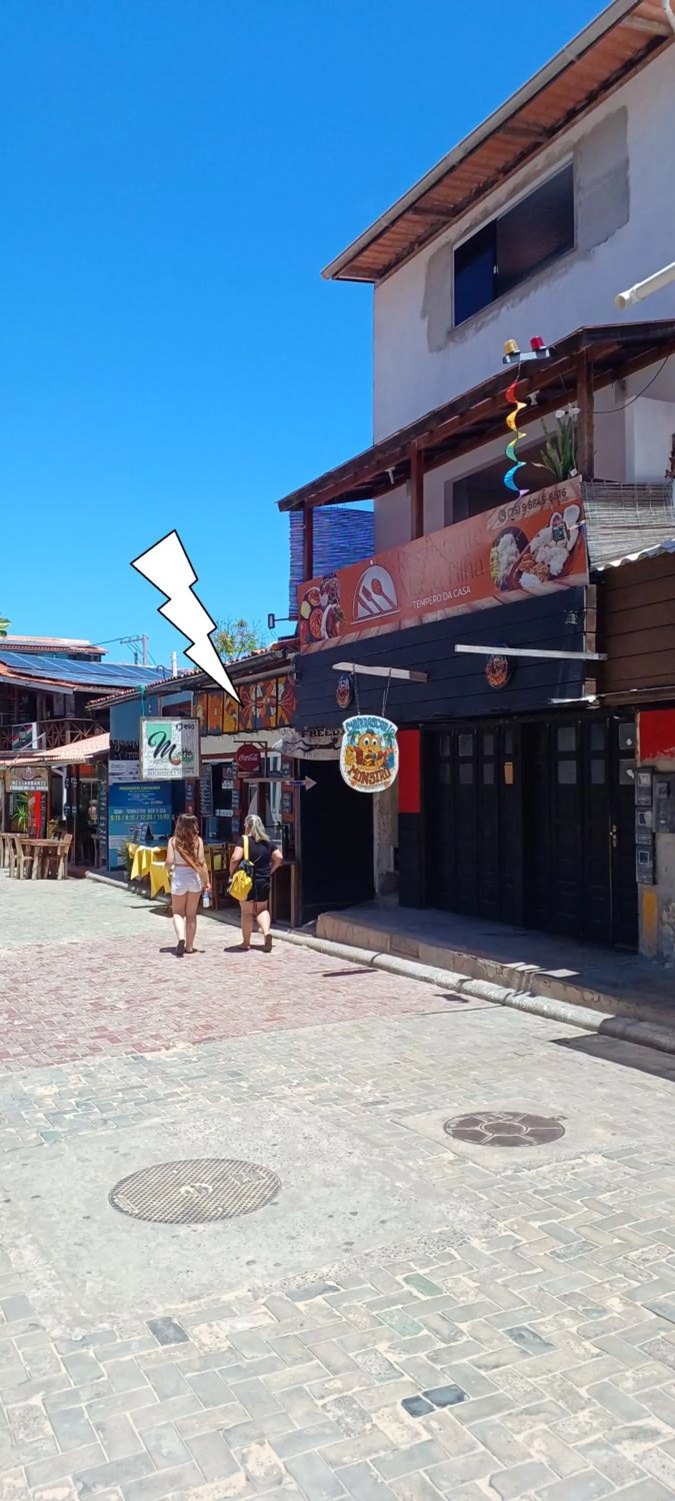 Property building in Kitnet Perto da Primeira Praia