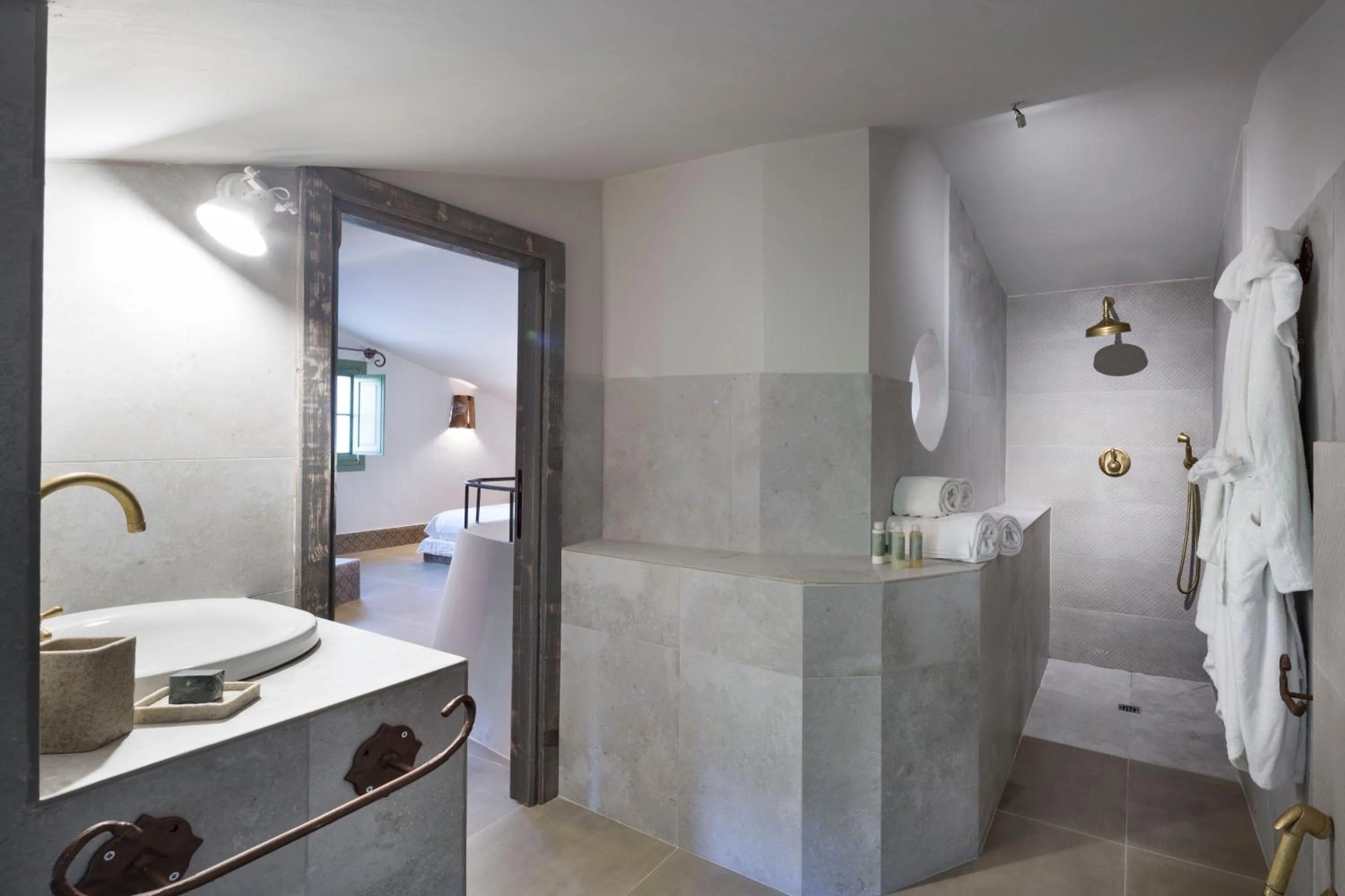 Bathroom in Gallicantu Stazzo Retreat