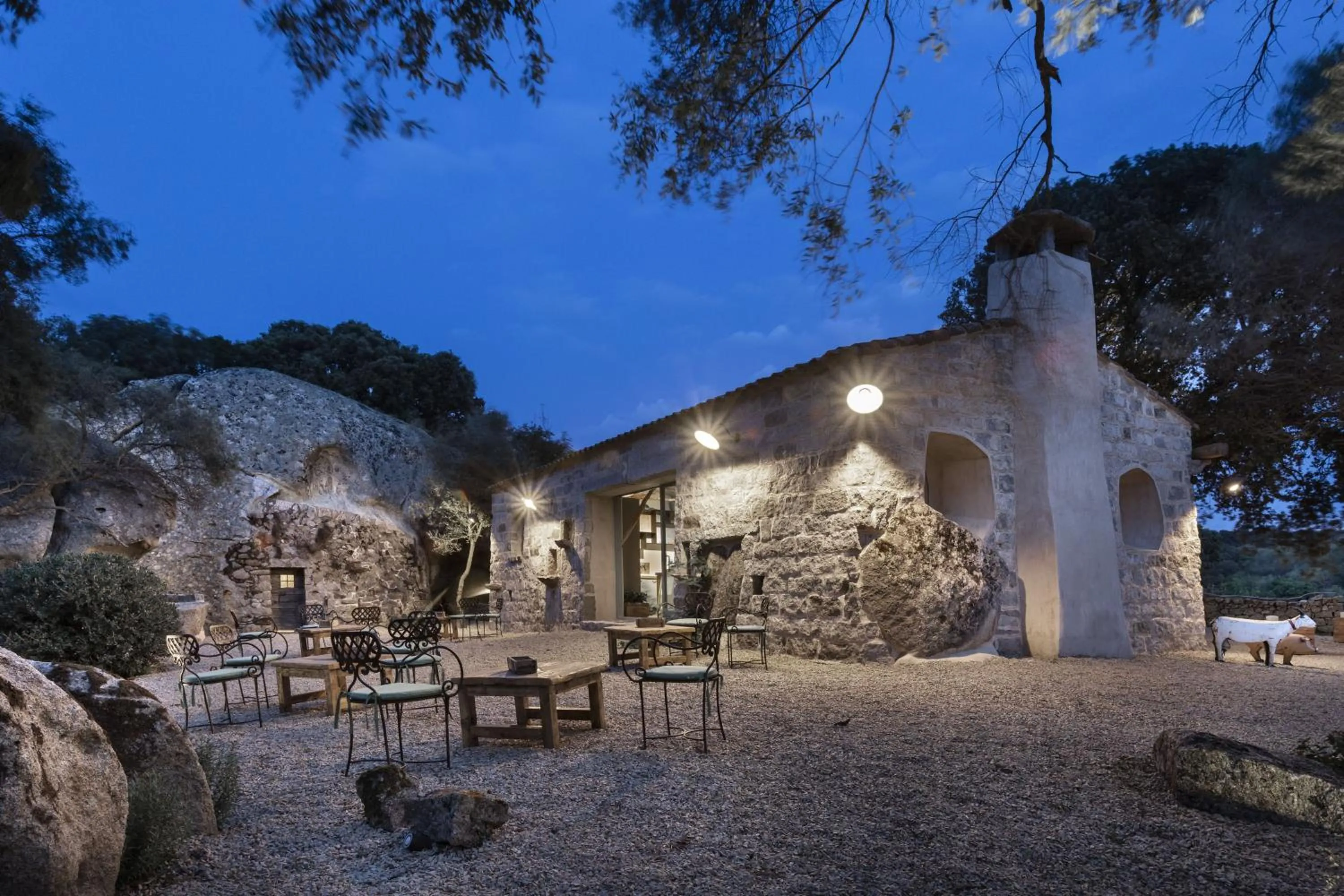 Restaurant/places to eat in Gallicantu Stazzo Retreat