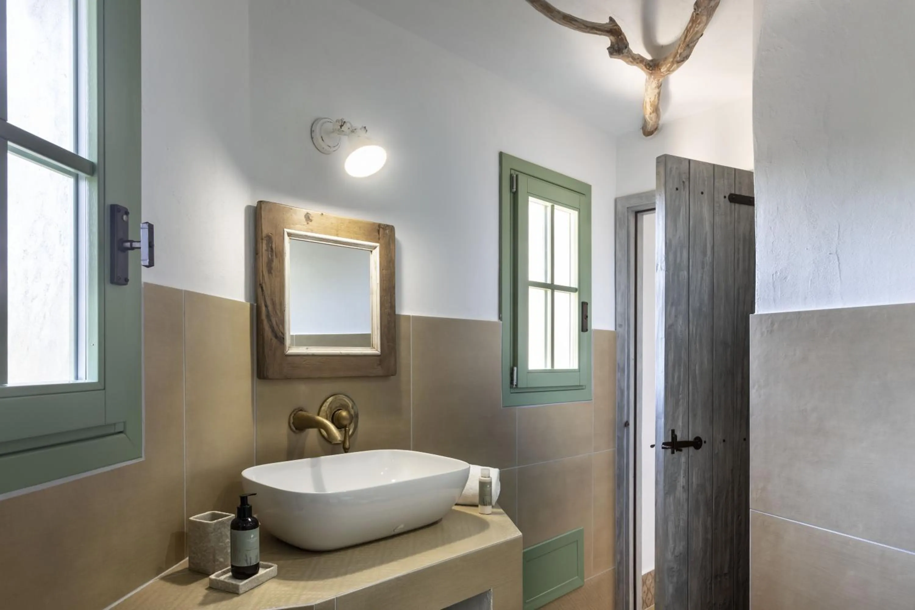 Toilet in Gallicantu Stazzo Retreat