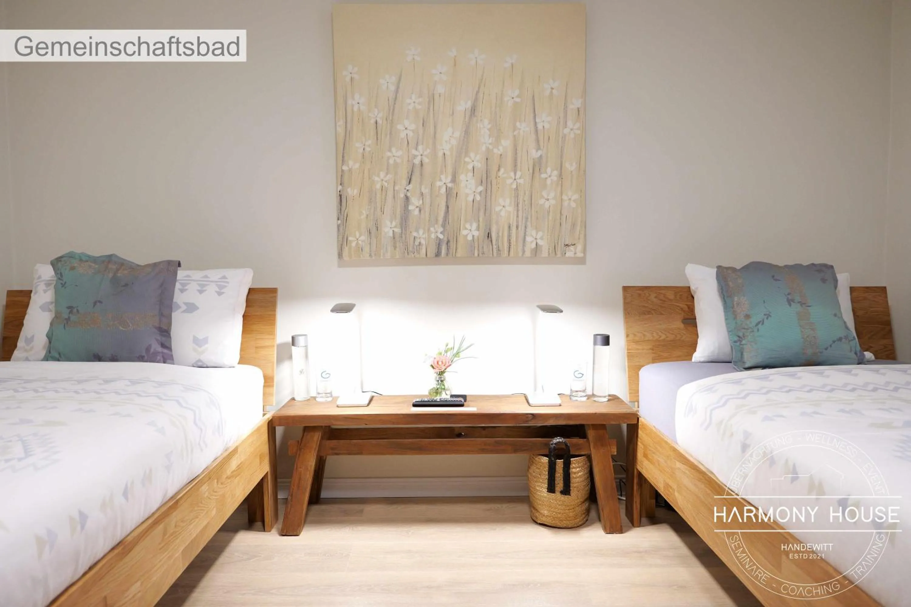 Photo of the whole room, Bed in Harmony House