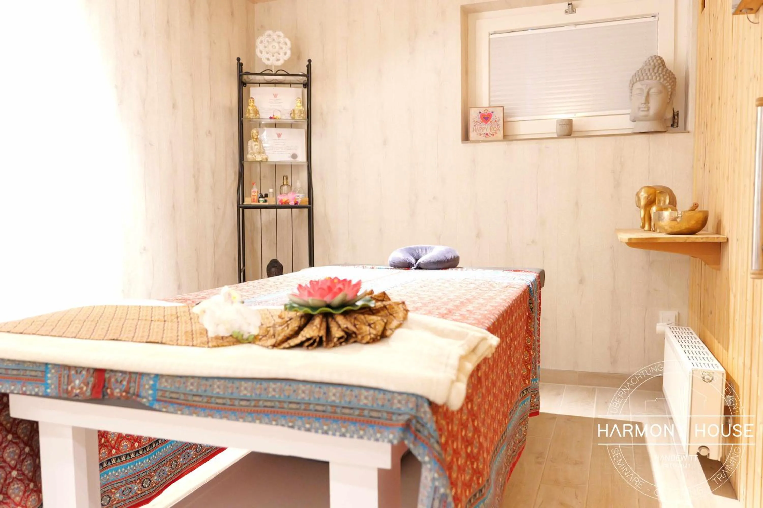 Massage, Bed in Harmony House