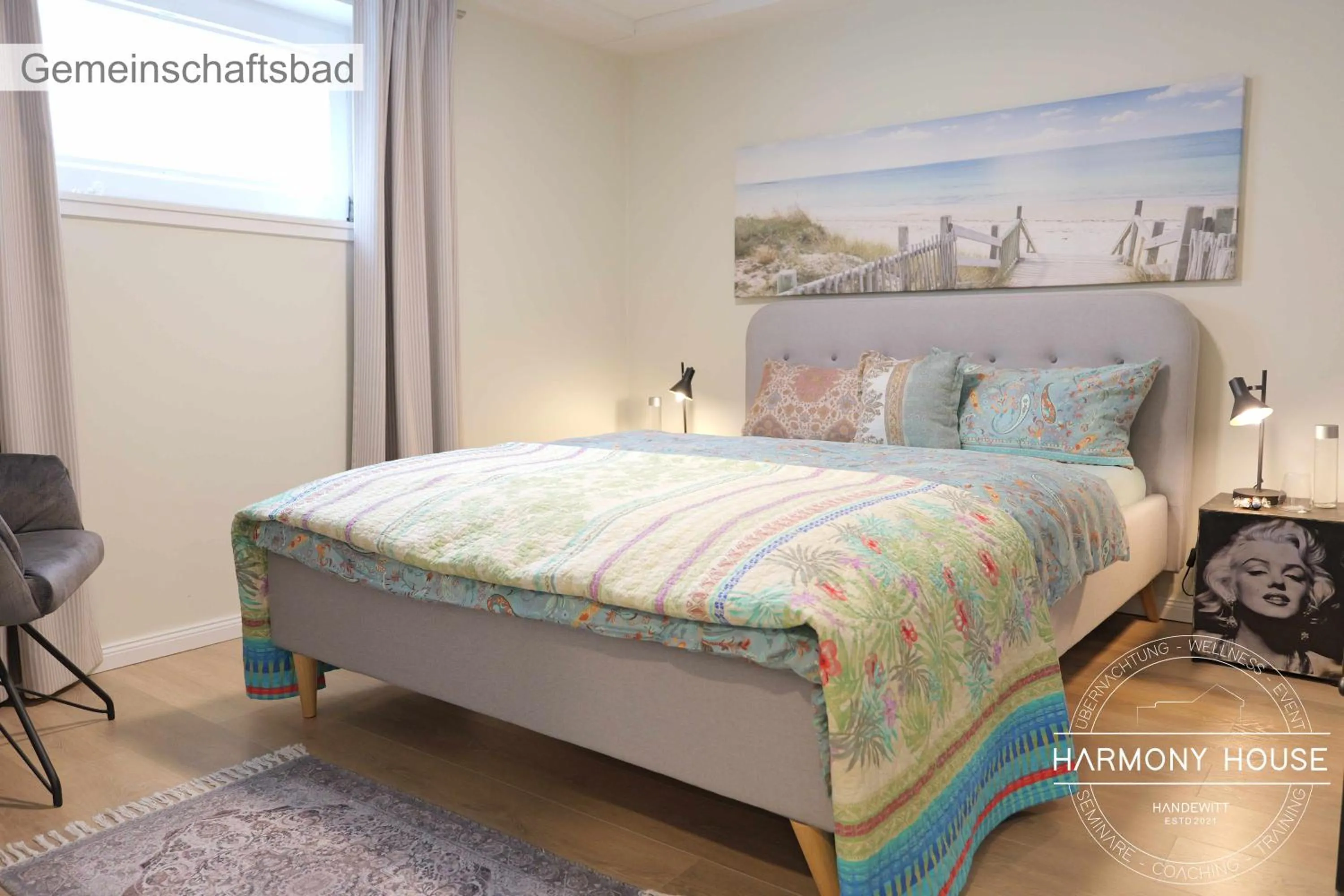 Photo of the whole room, Bed in Harmony House